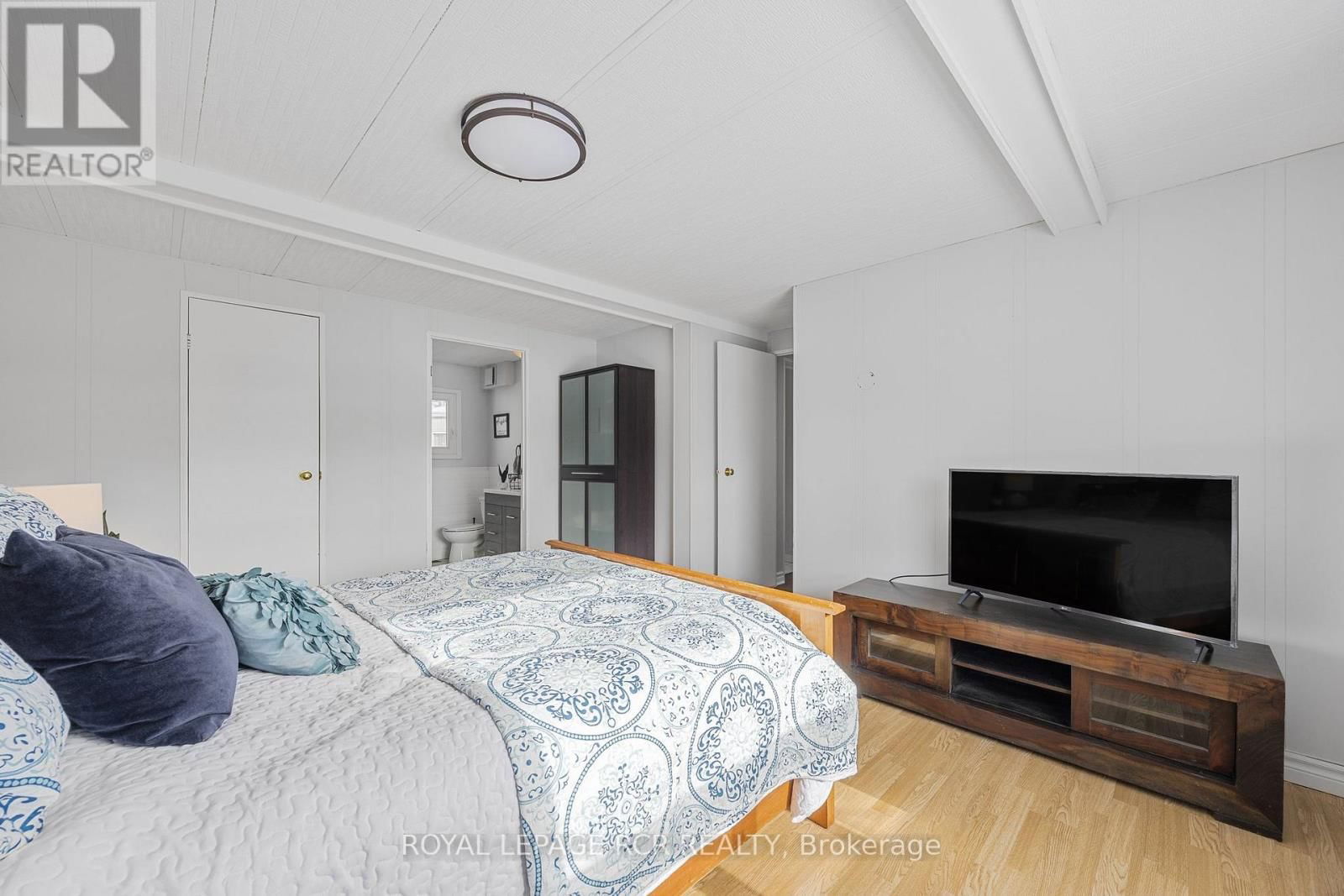 4 LINDEN LANE Image 27