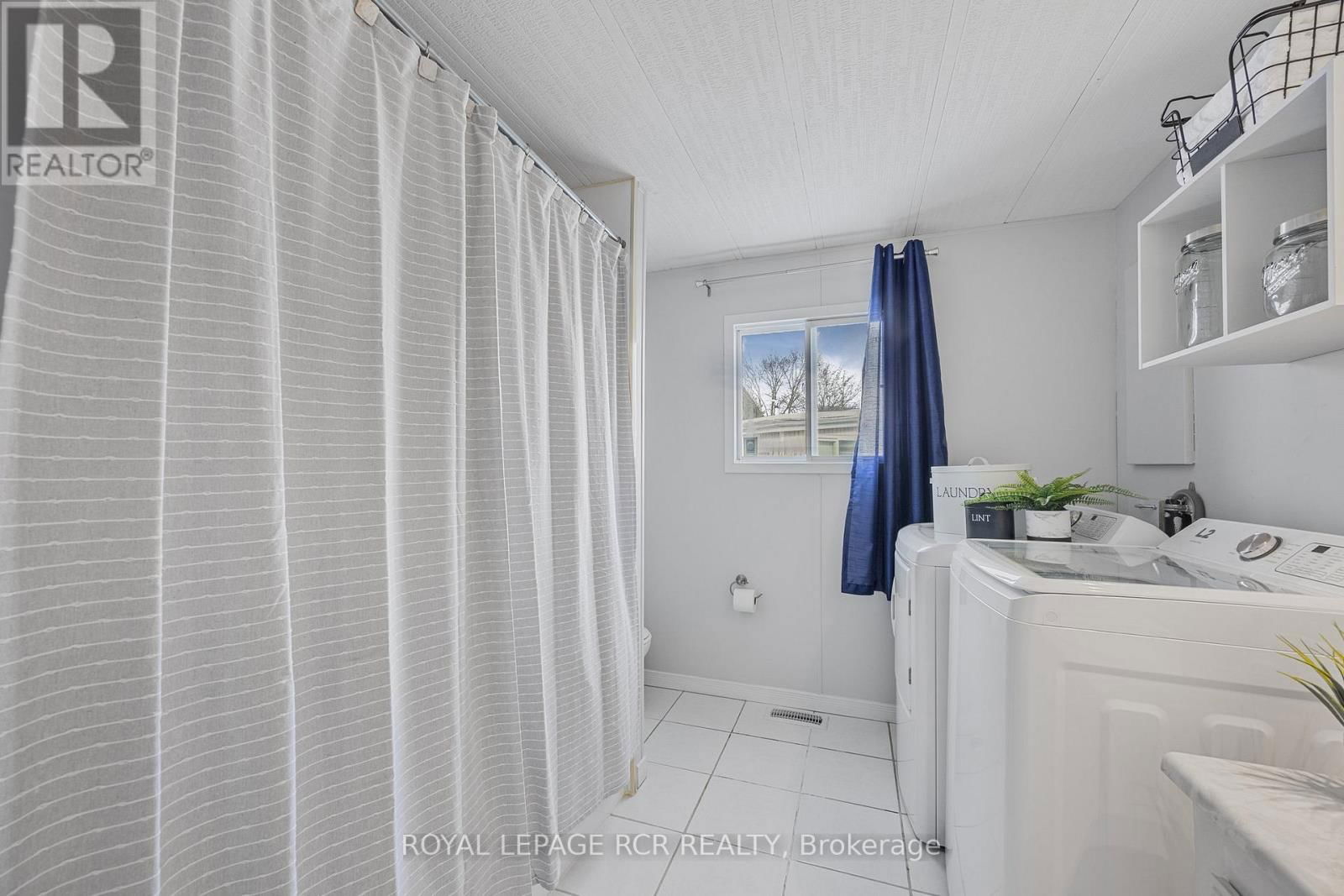 4 LINDEN LANE Image 33
