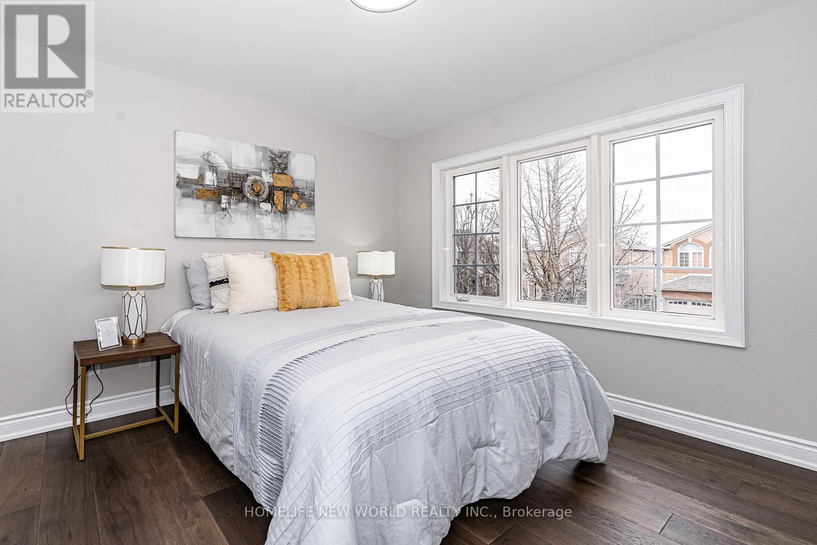11 FORTUNE CRESCENT Image 26