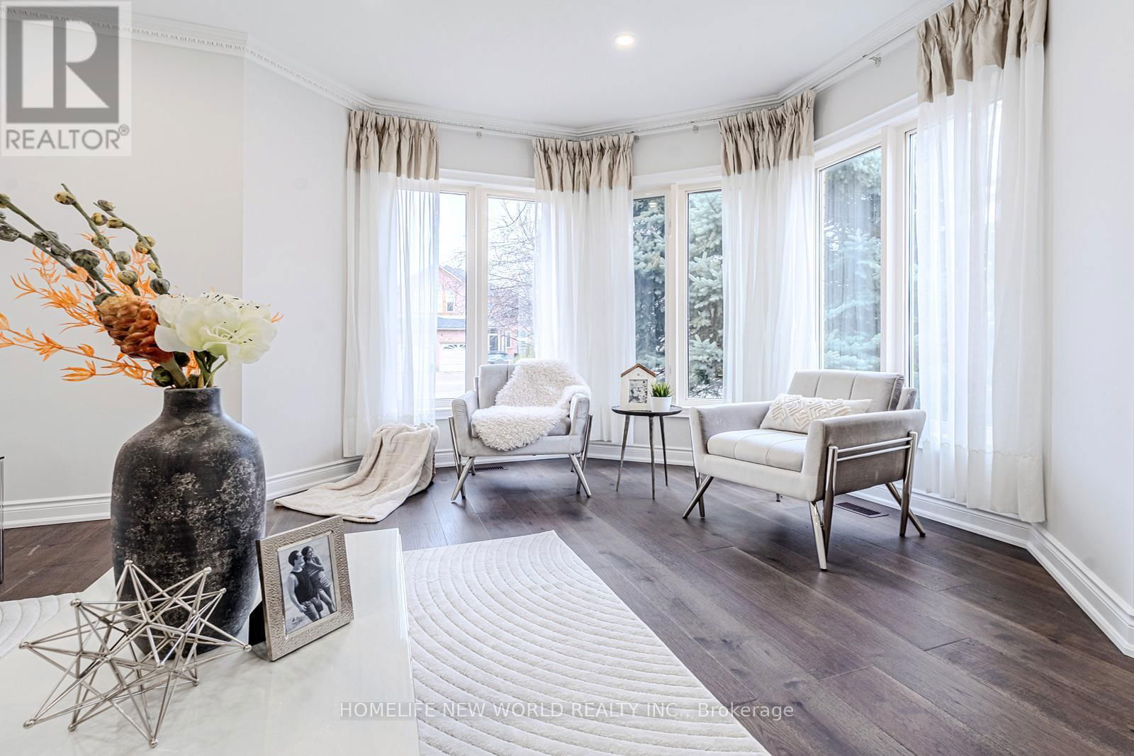 11 FORTUNE CRESCENT Image 3