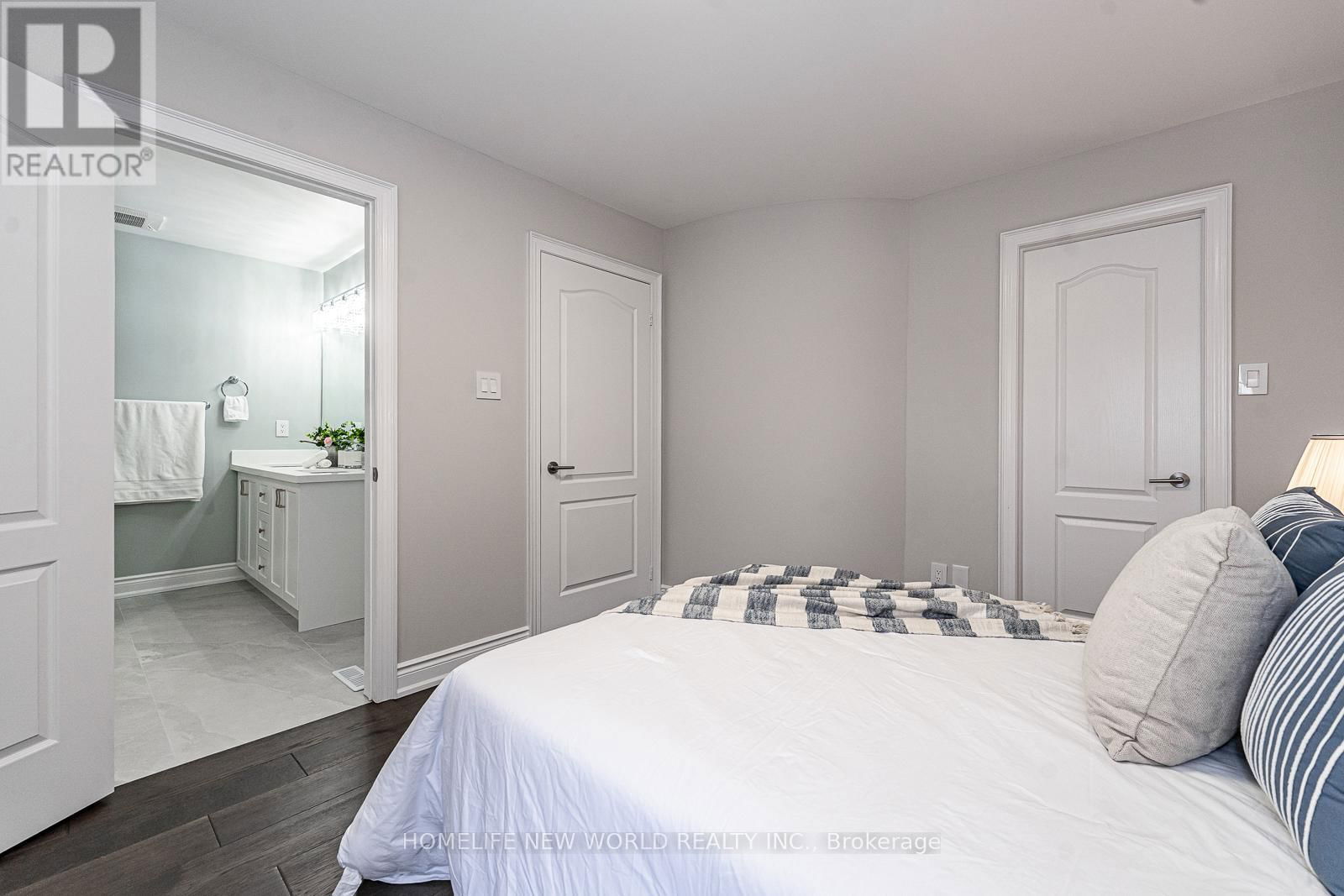 11 FORTUNE CRESCENT Image 30
