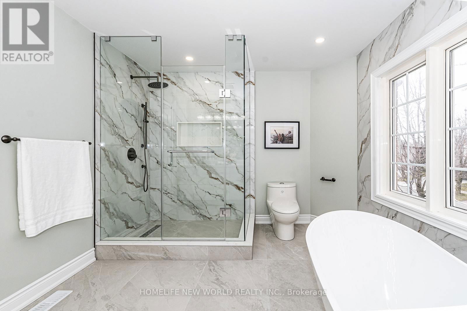 11 FORTUNE CRESCENT Image 32