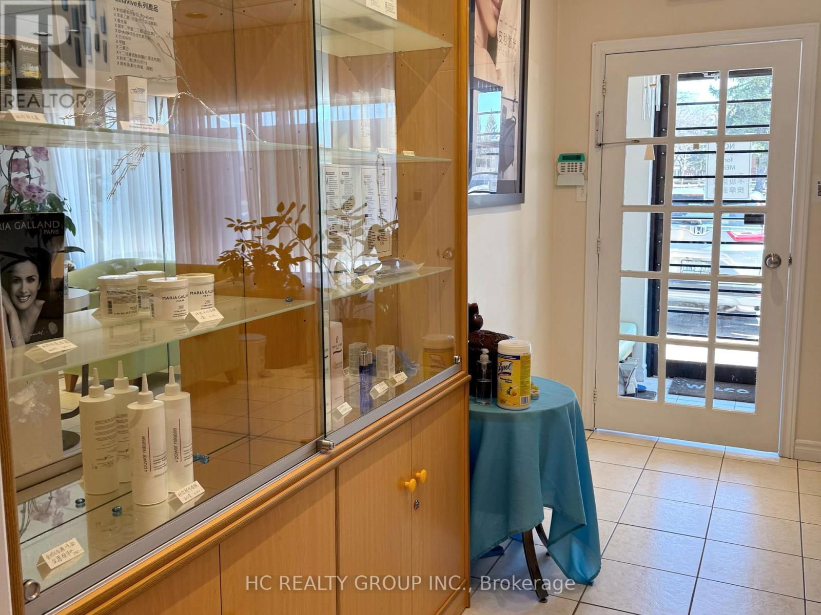 9 - 50 LOCKRIDGE AVENUE Image 3