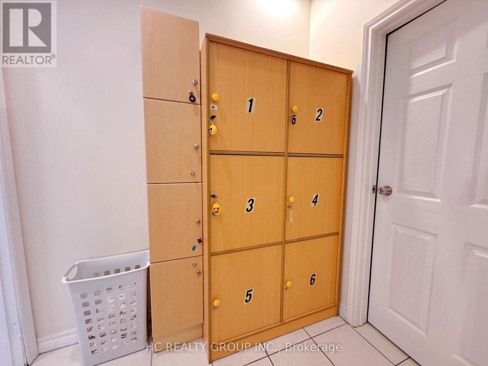 9 - 50 LOCKRIDGE AVENUE Image 4