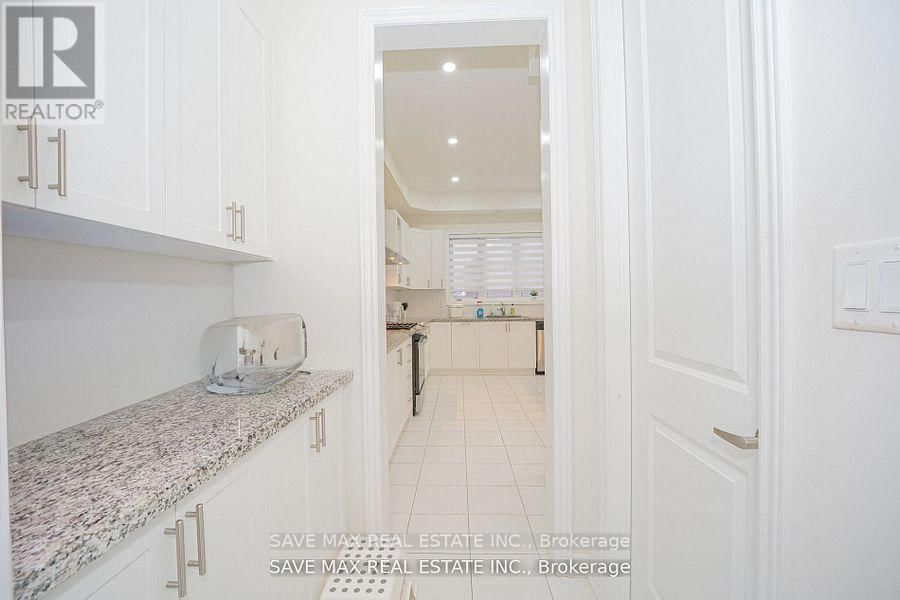 1615 CORSAL COURT Image 12