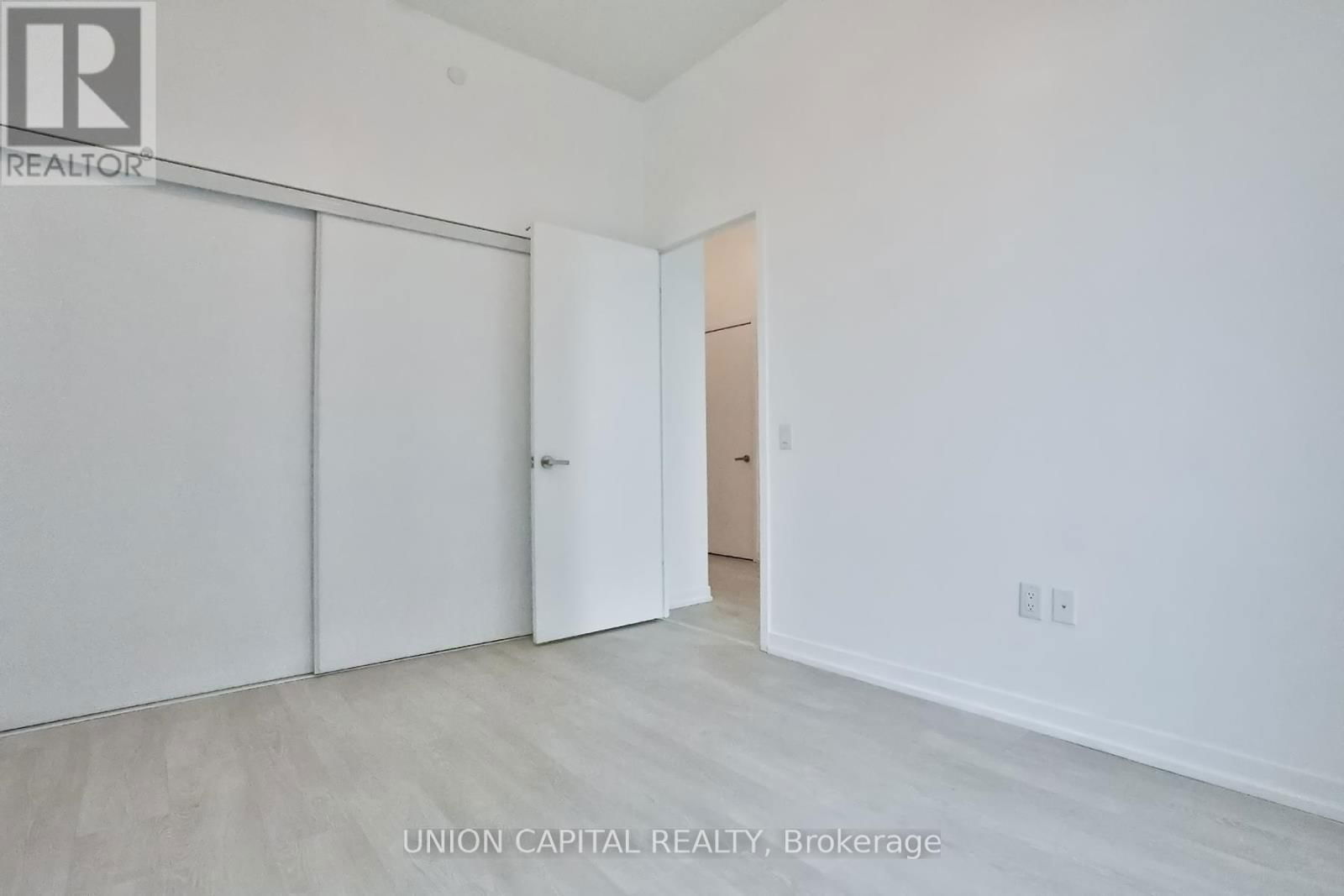 702E - 8868 YONGE STREET Image 11