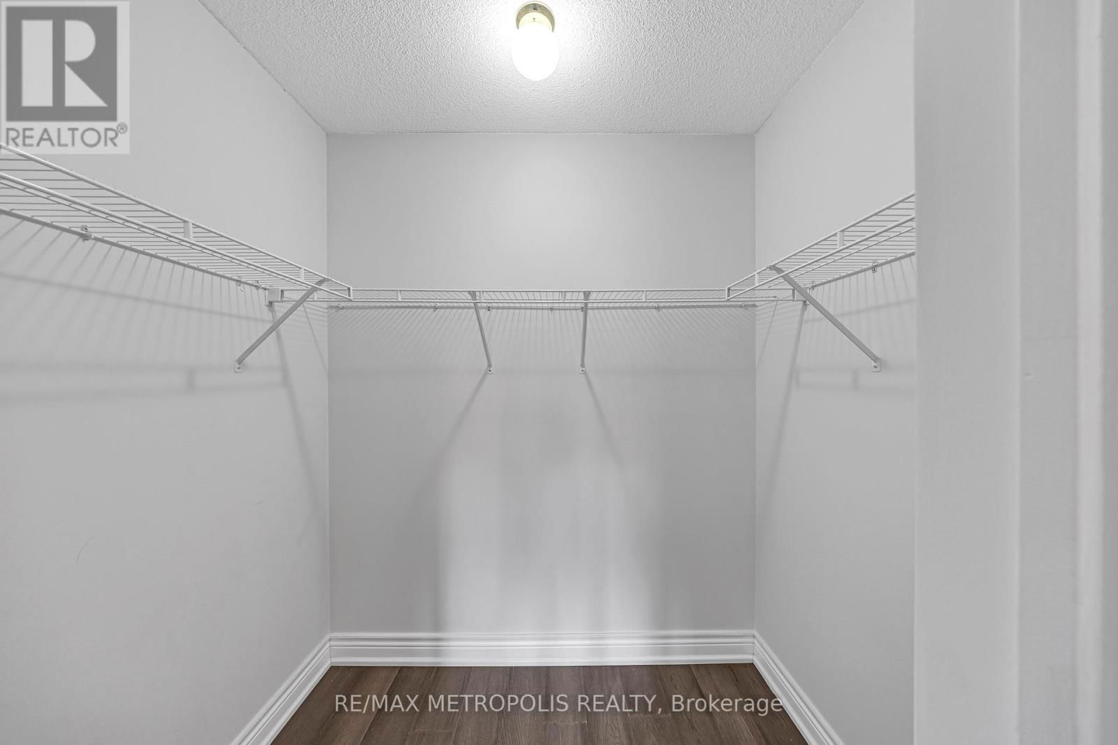 10 SNOWCREEK STREET Image 28