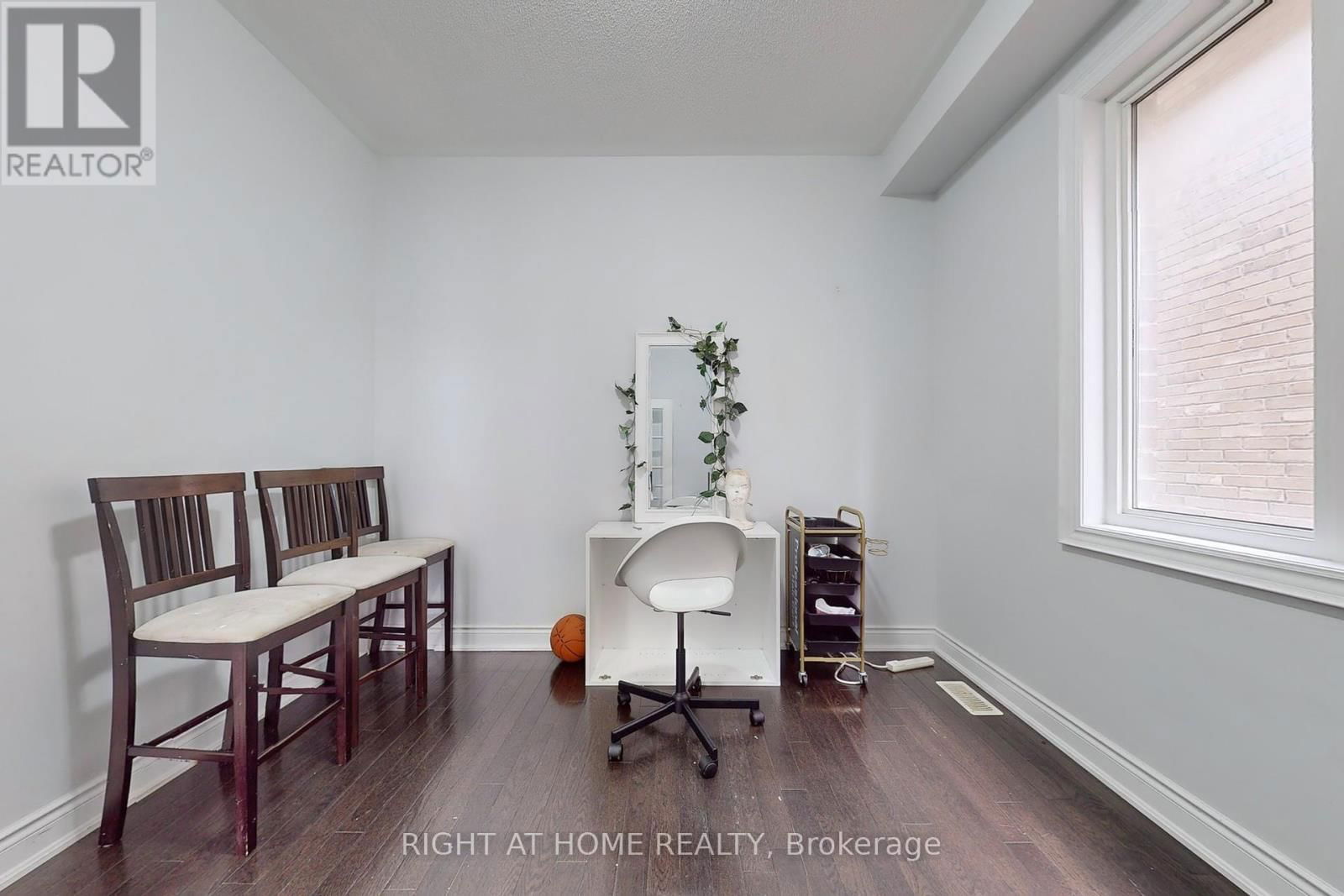2094 WEBSTER BOULEVARD Image 19