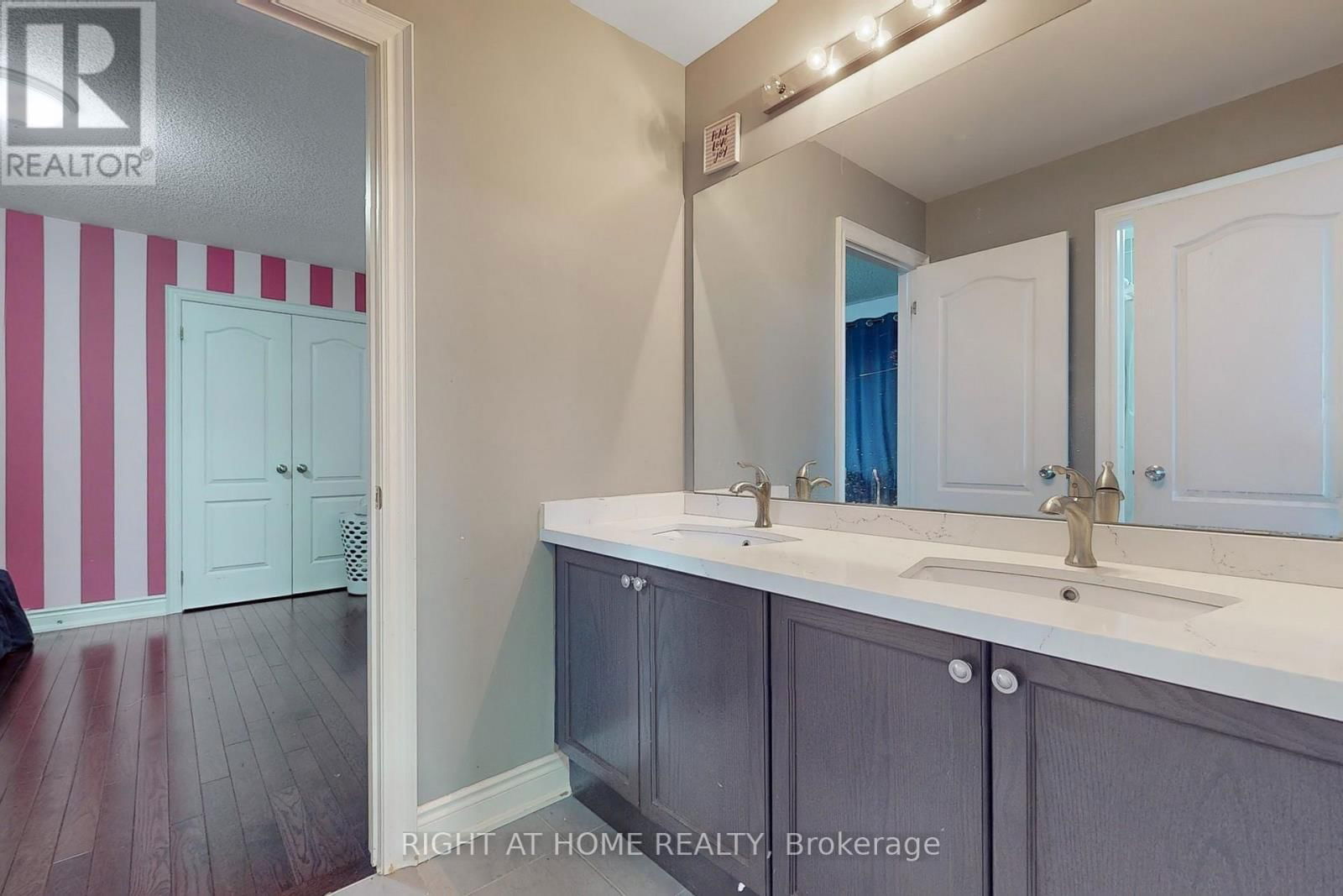 2094 WEBSTER BOULEVARD Image 38
