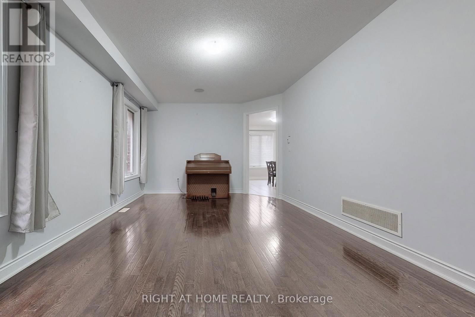 2094 WEBSTER BOULEVARD Image 44