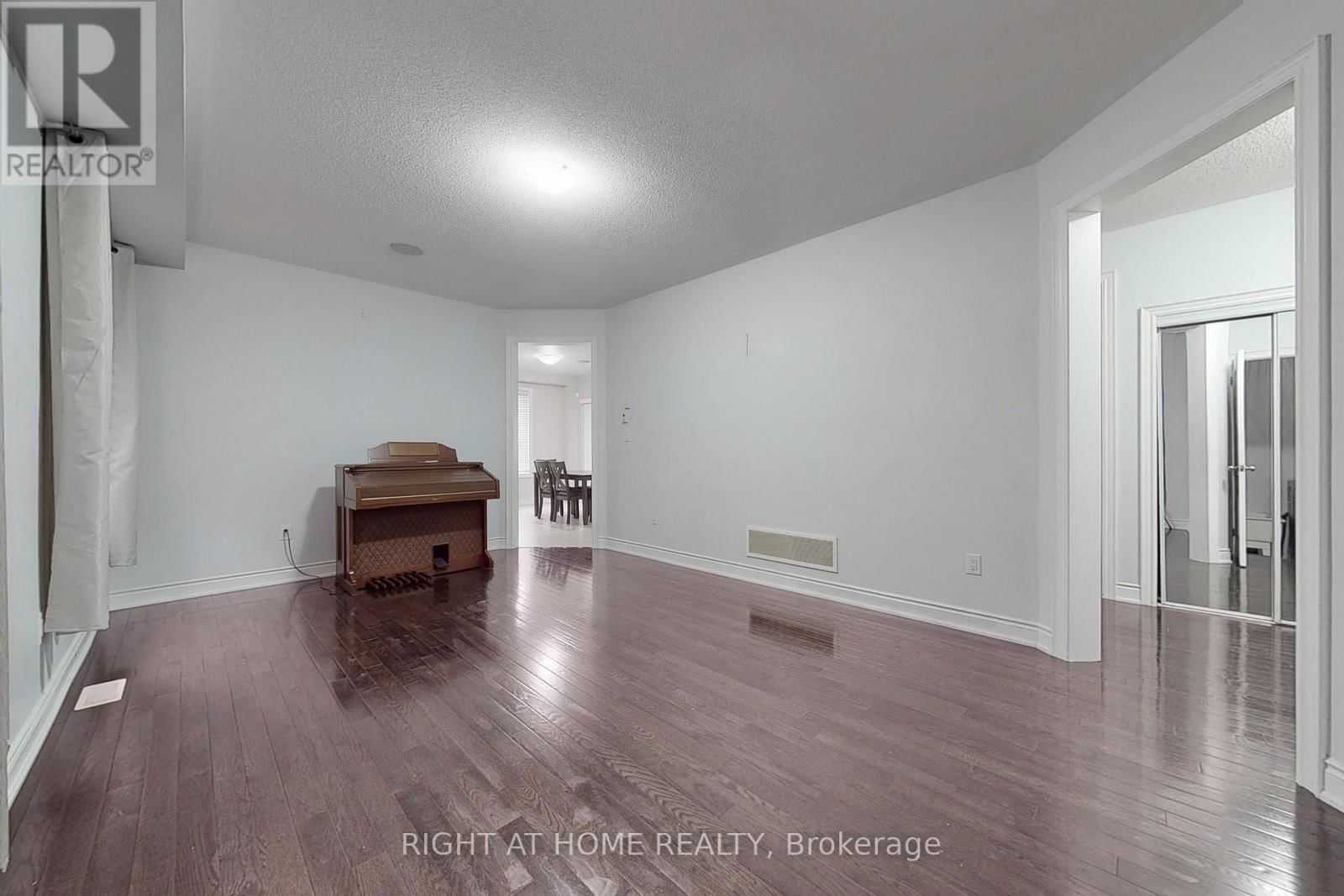 2094 WEBSTER BOULEVARD Image 45