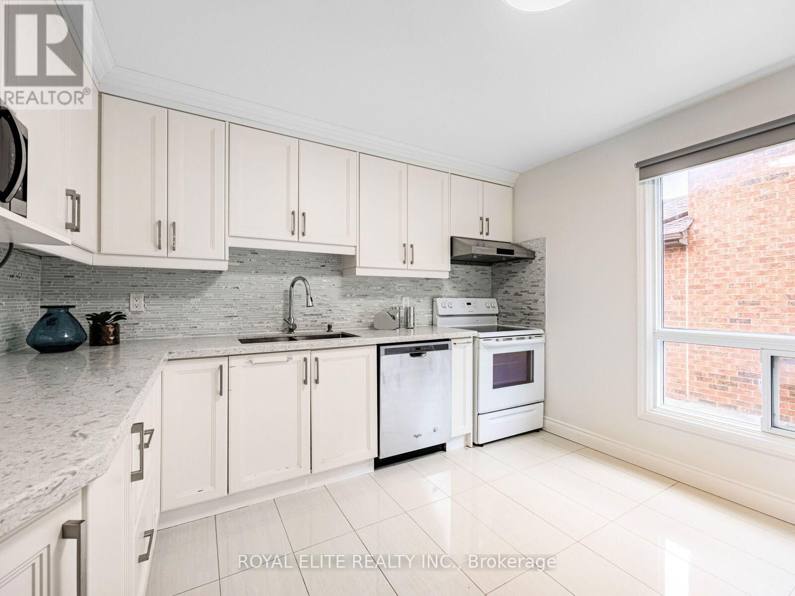 29 ASHMORE CRESCENT Image 11