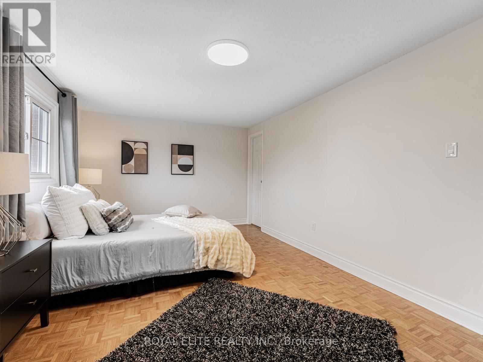 29 ASHMORE CRESCENT Image 19