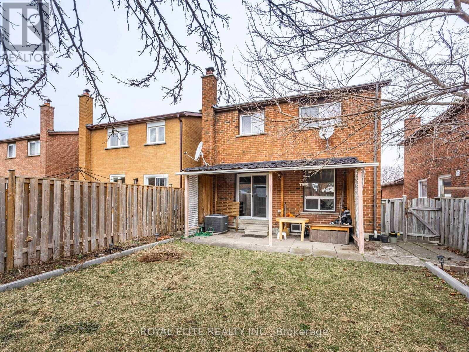 29 ASHMORE CRESCENT Image 32