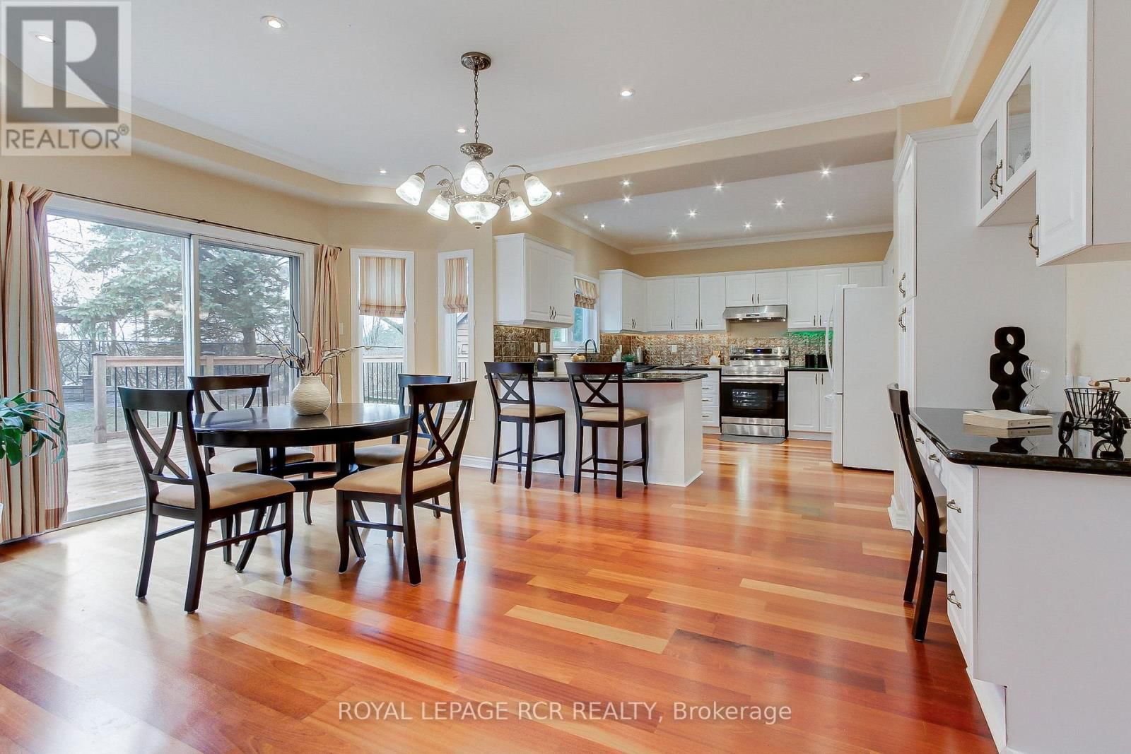 558 LYMAN BOULEVARD Image 18