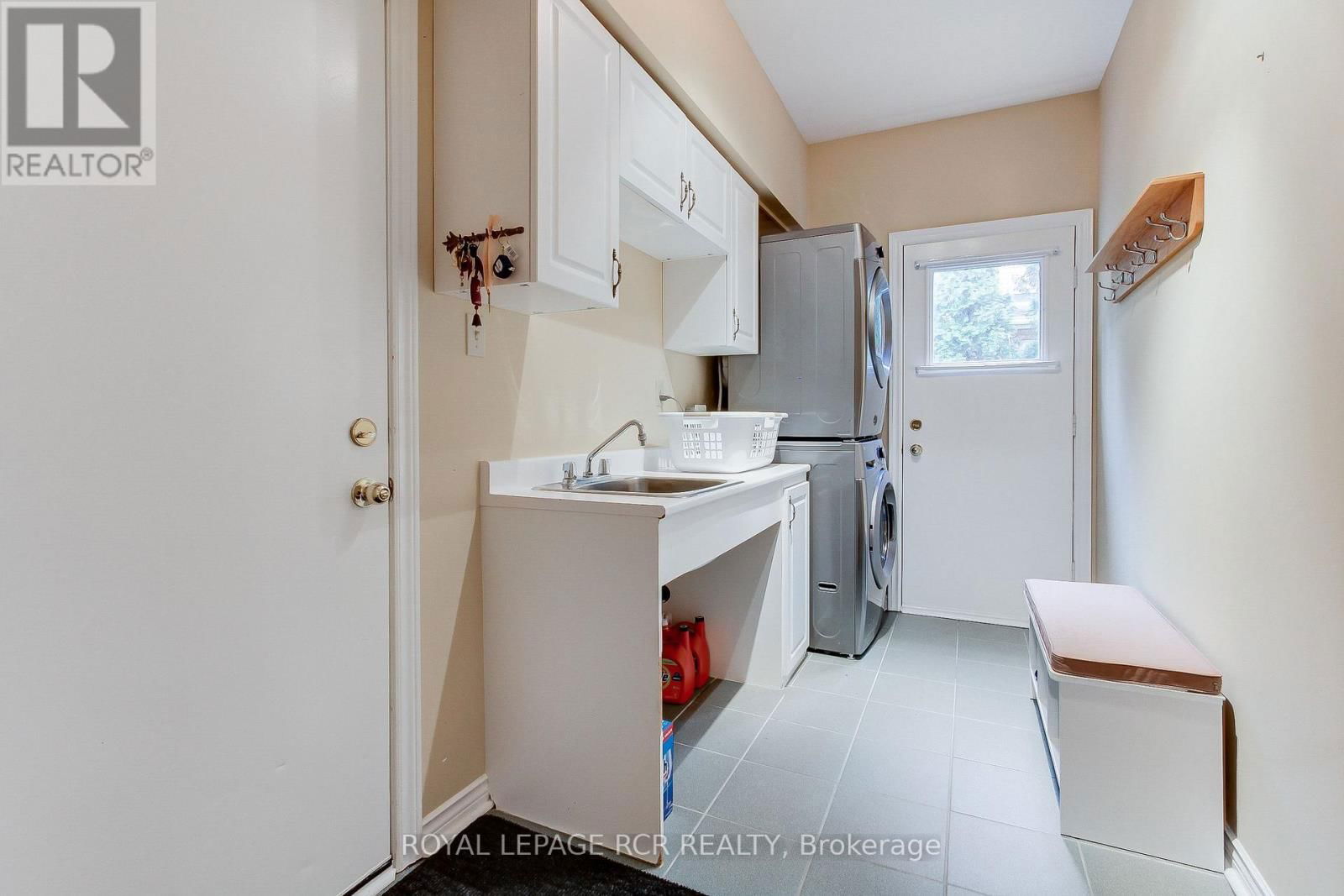 558 LYMAN BOULEVARD Image 24