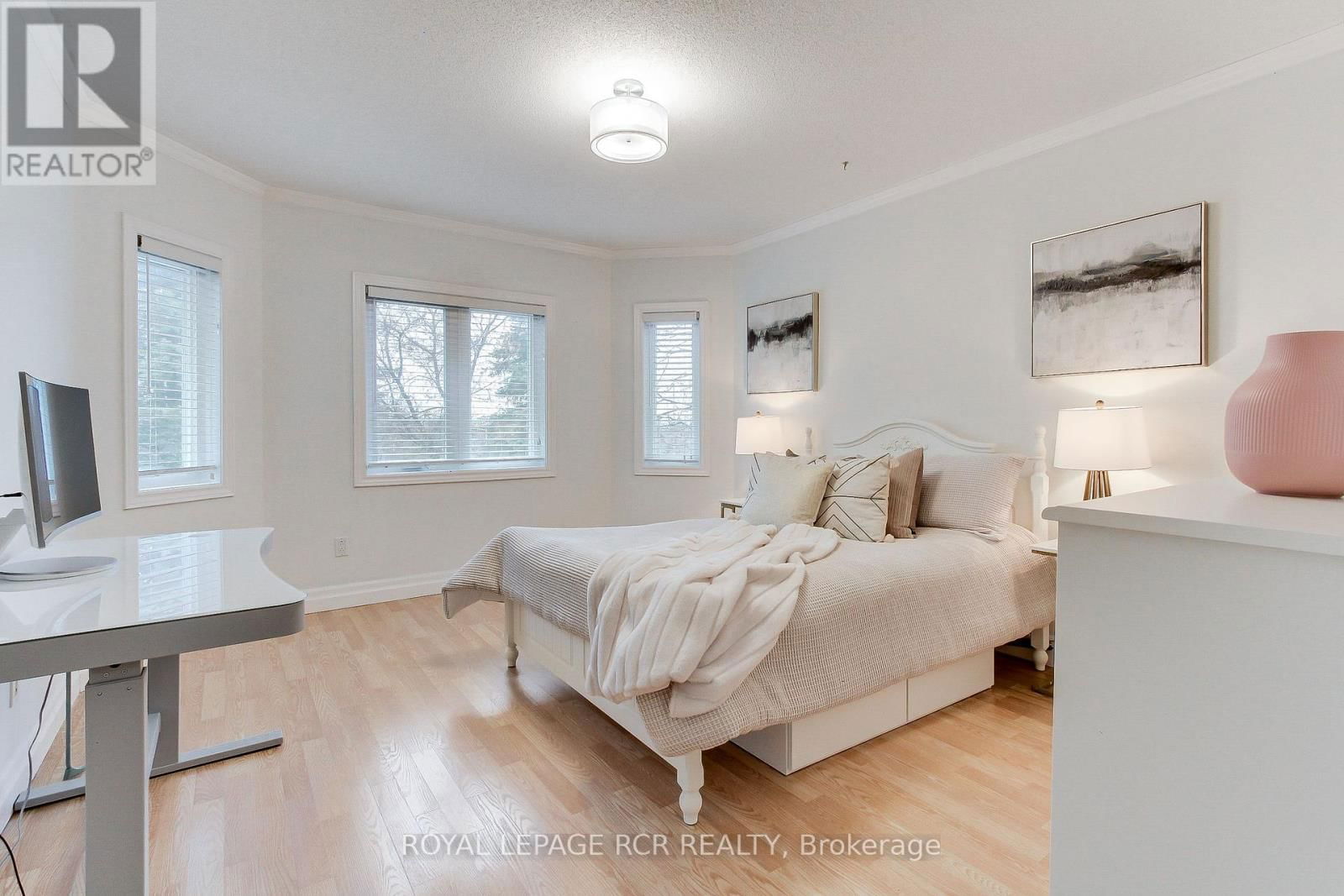 558 LYMAN BOULEVARD Image 31