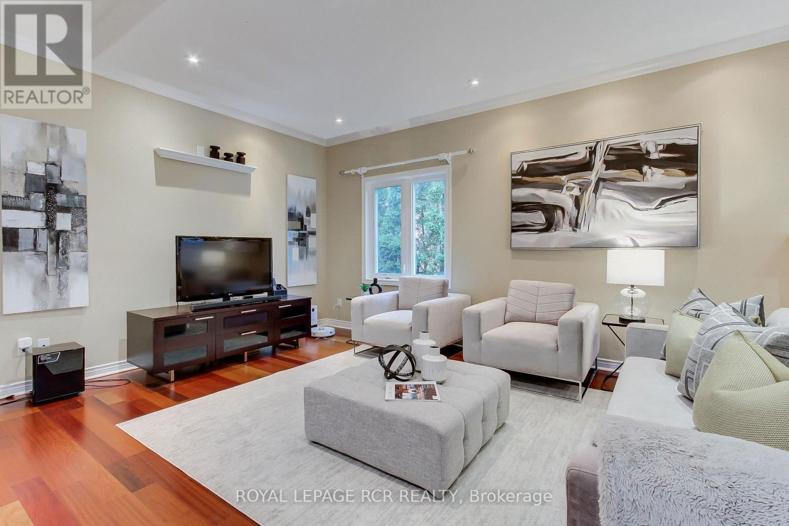 558 LYMAN BOULEVARD Image 7