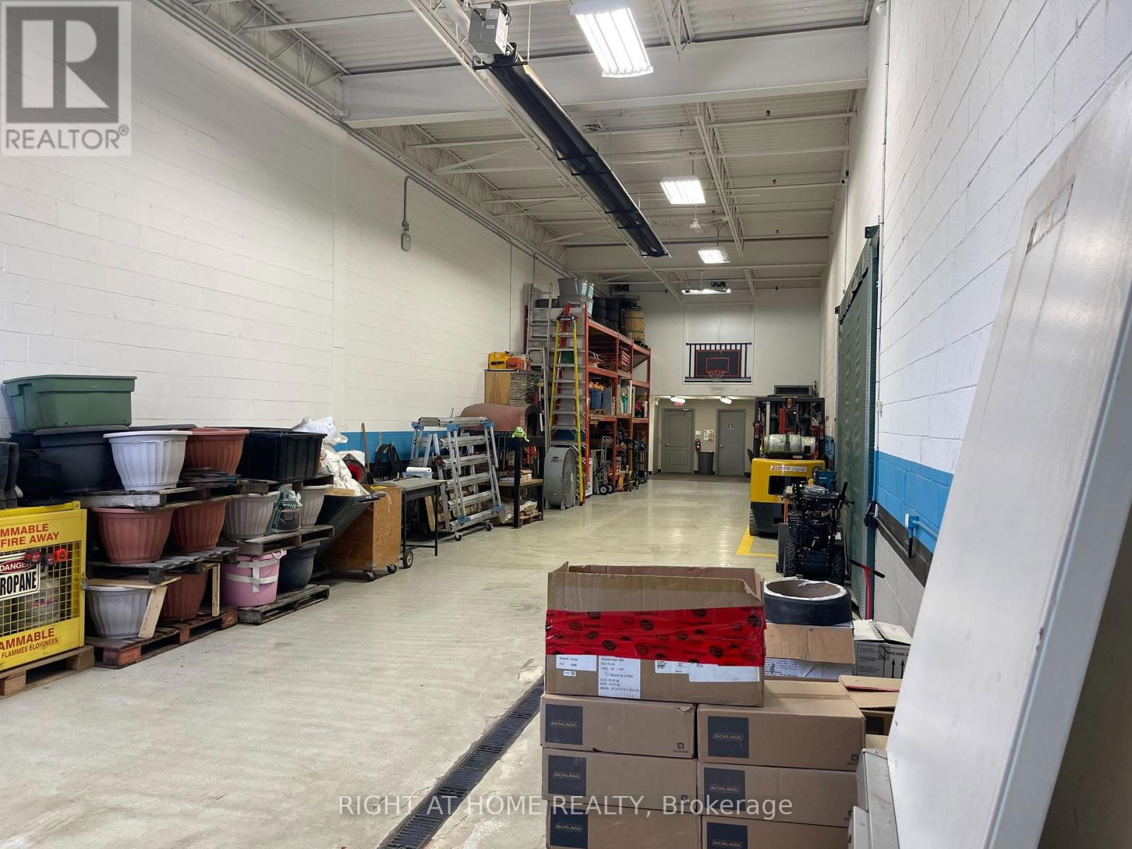 12 - 160 CIDERMILL AVENUE Image 23