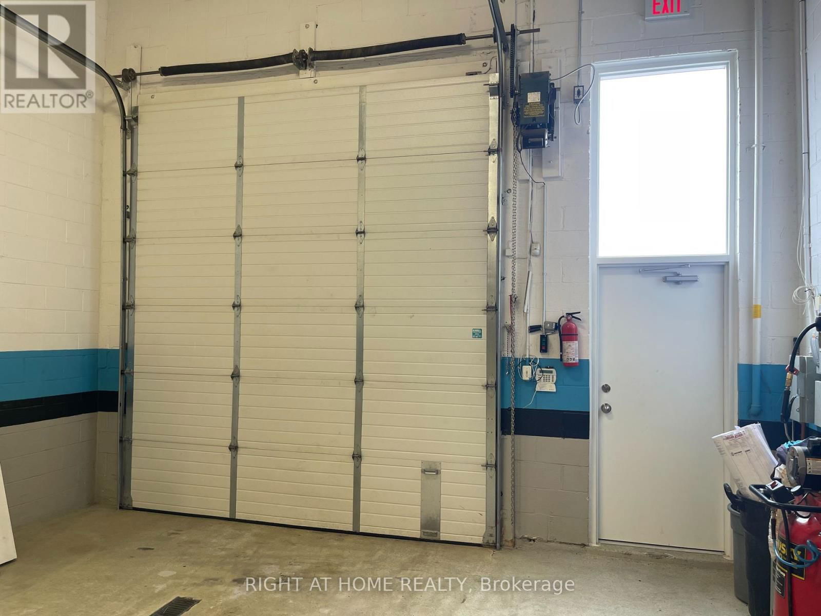 12 - 160 CIDERMILL AVENUE Image 28