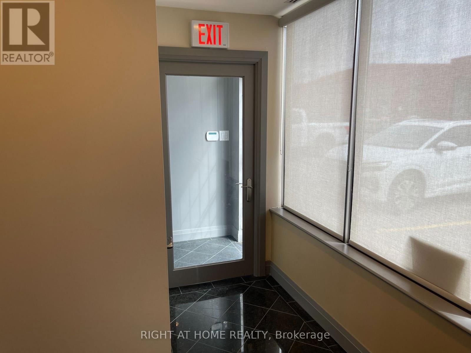 12 - 160 CIDERMILL AVENUE Image 3