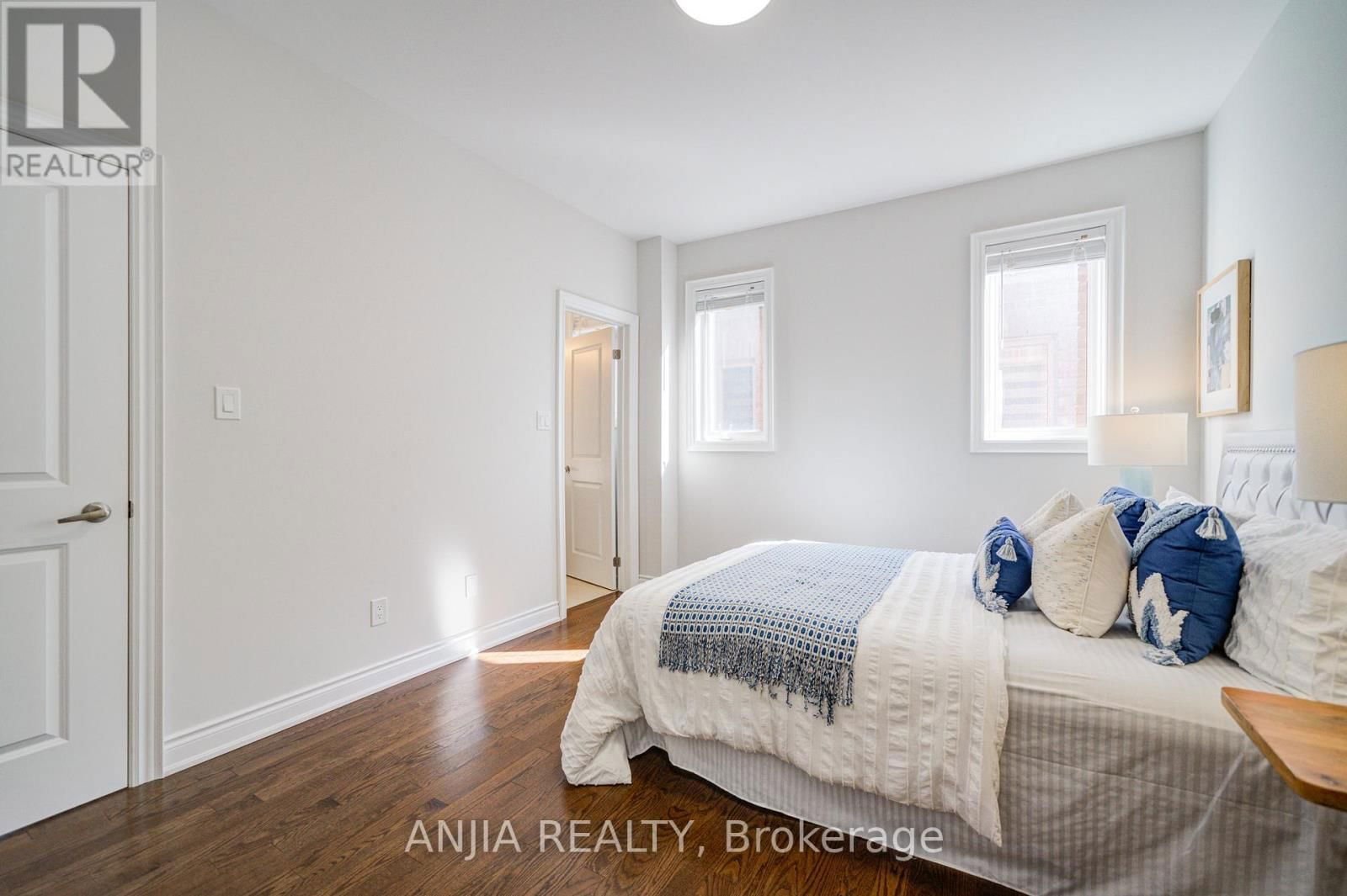 7 MARIO AVENUE Image 33