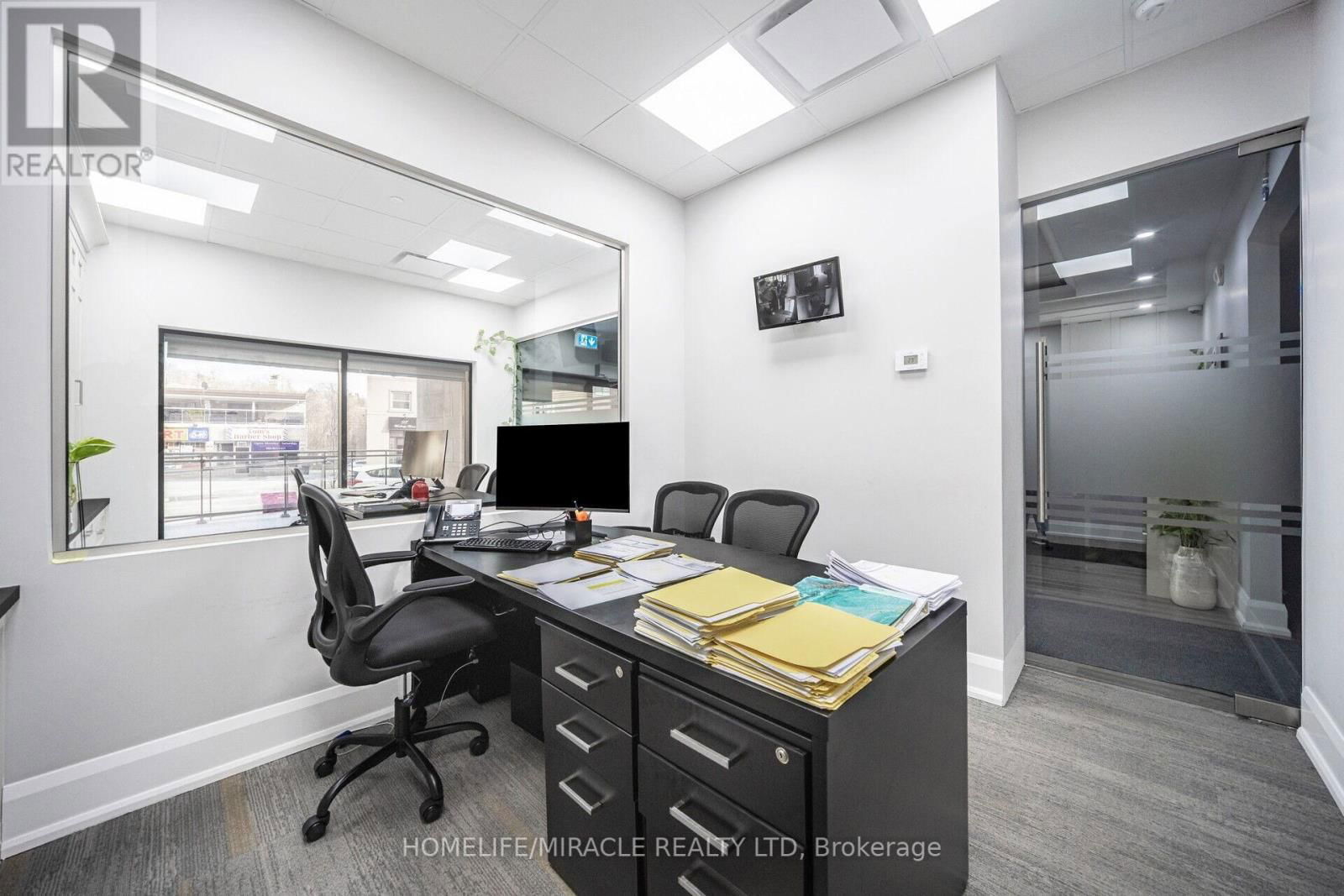 21 - 86 WOODBRIDGE AVENUE Image 7