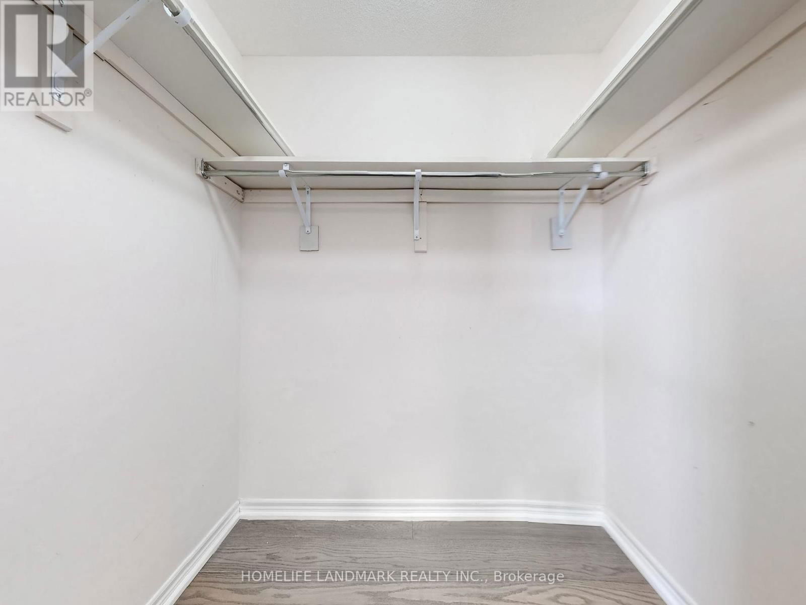 21 VIOLET AVENUE Image 14