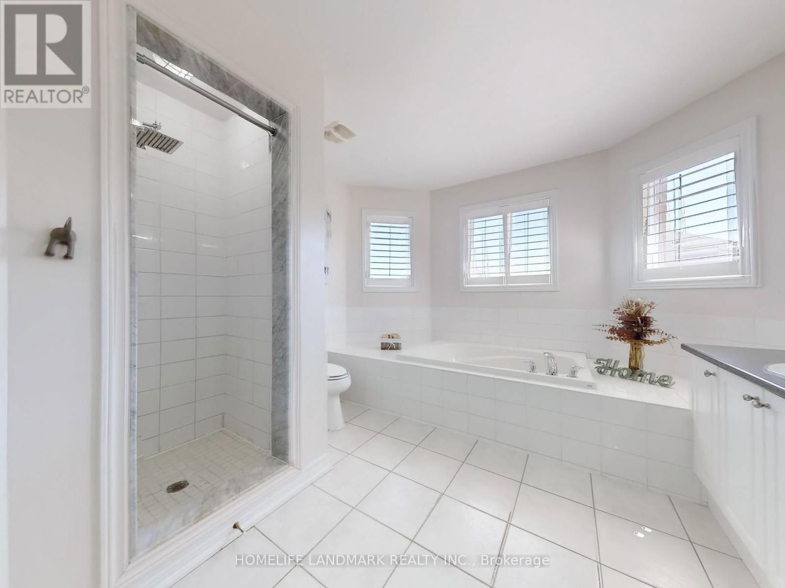 21 VIOLET AVENUE Image 17