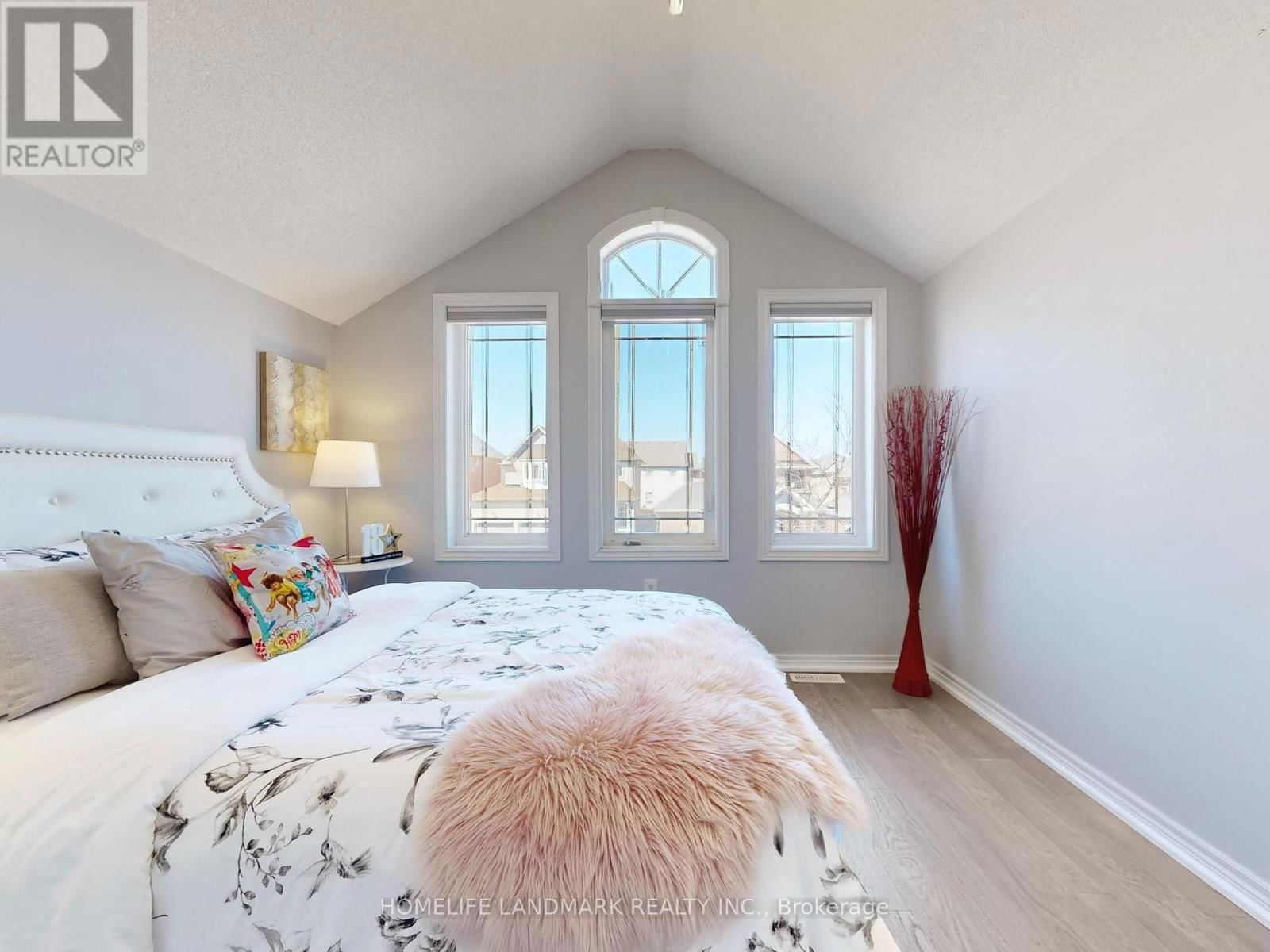 21 VIOLET AVENUE Image 21