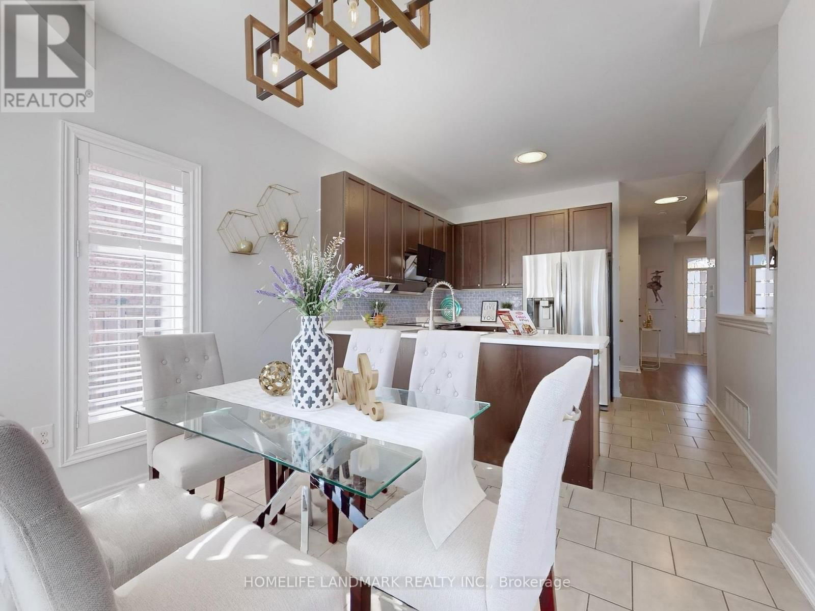 21 VIOLET AVENUE Image 8