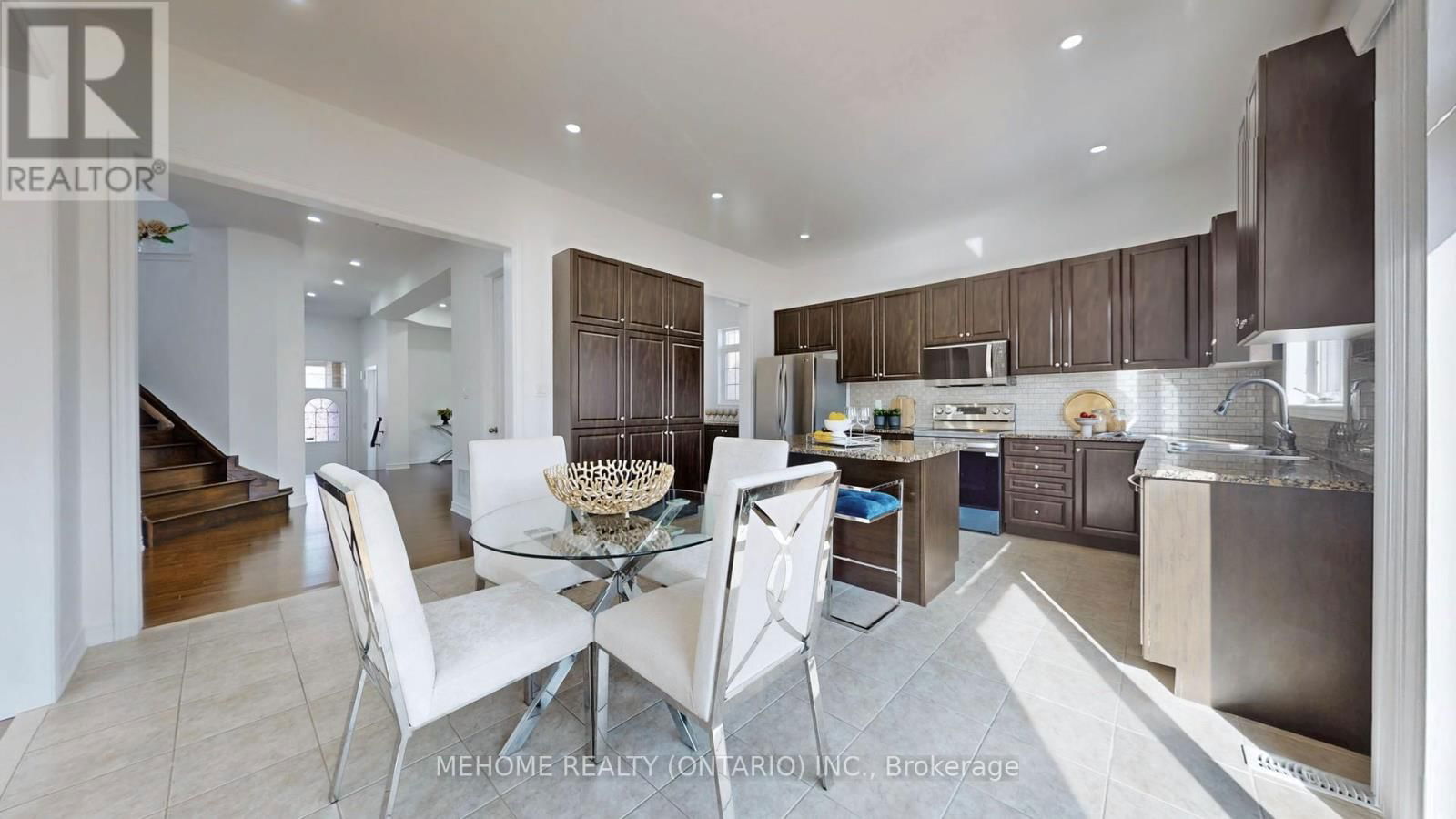 247 SELWYN ROAD Image 11