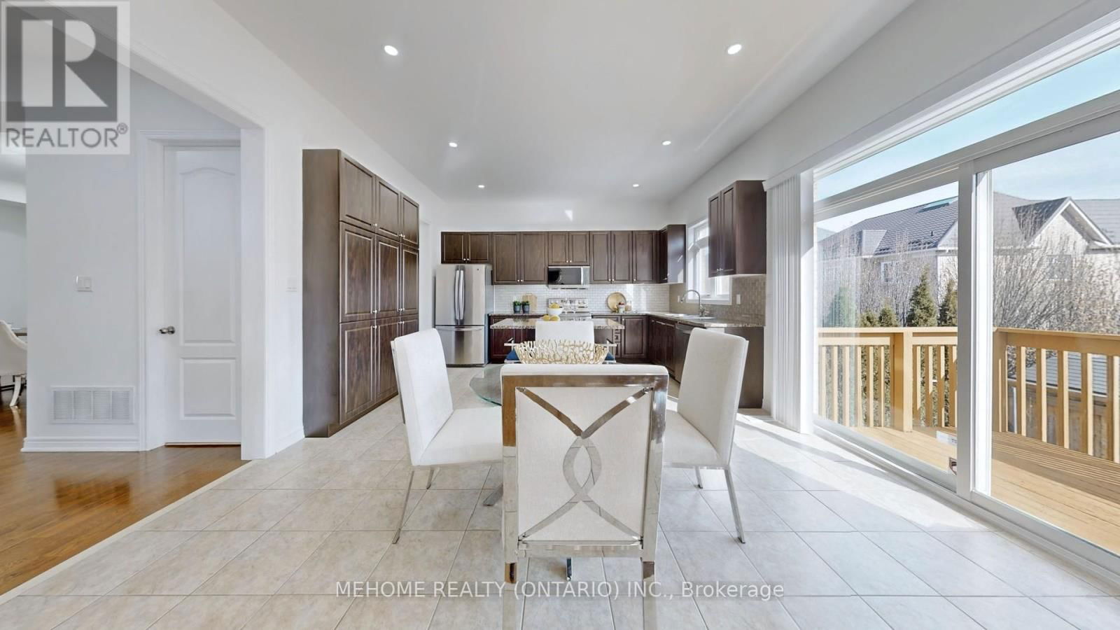 247 SELWYN ROAD Image 12