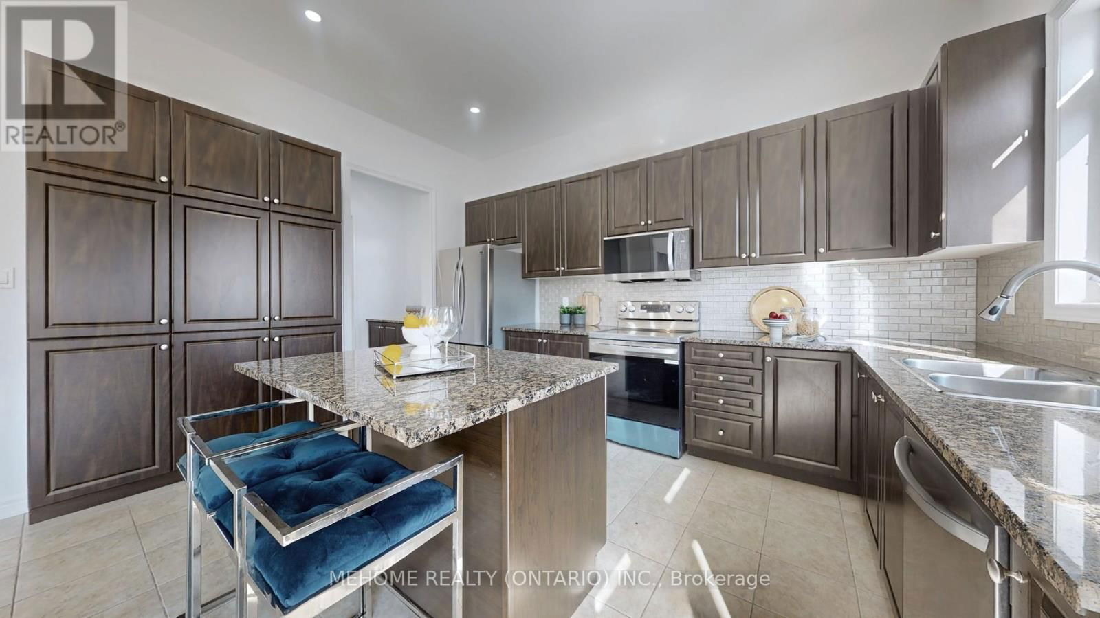 247 SELWYN ROAD Image 13
