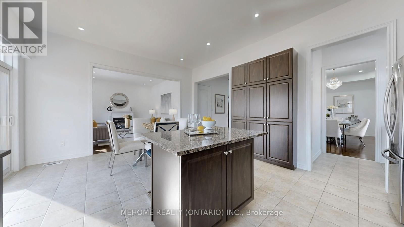 247 SELWYN ROAD Image 16
