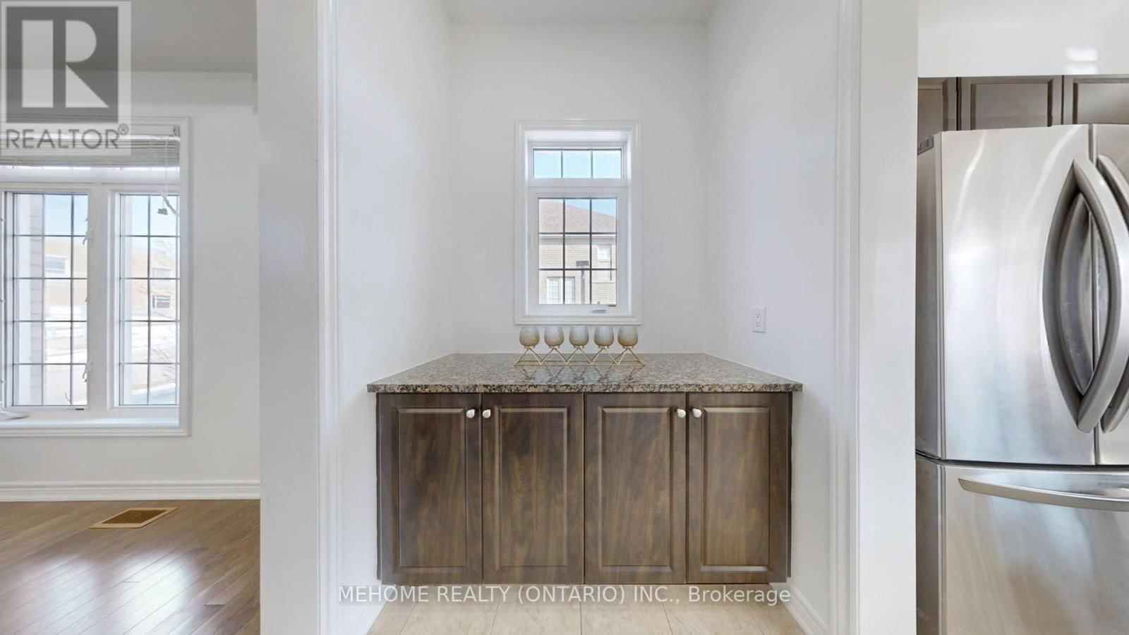 247 SELWYN ROAD Image 21