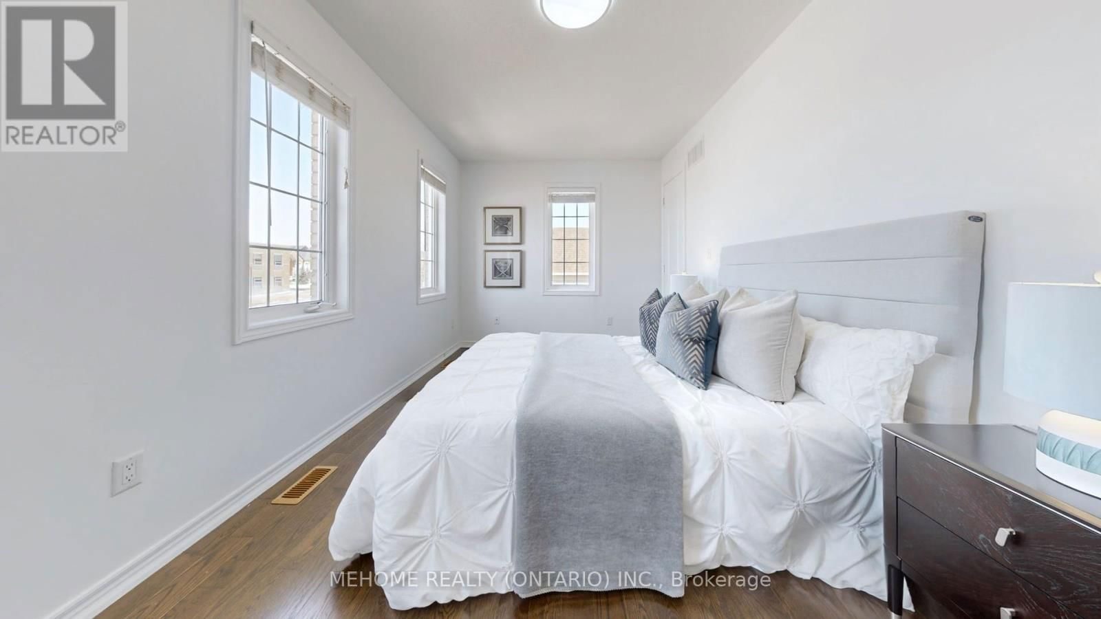 247 SELWYN ROAD Image 37