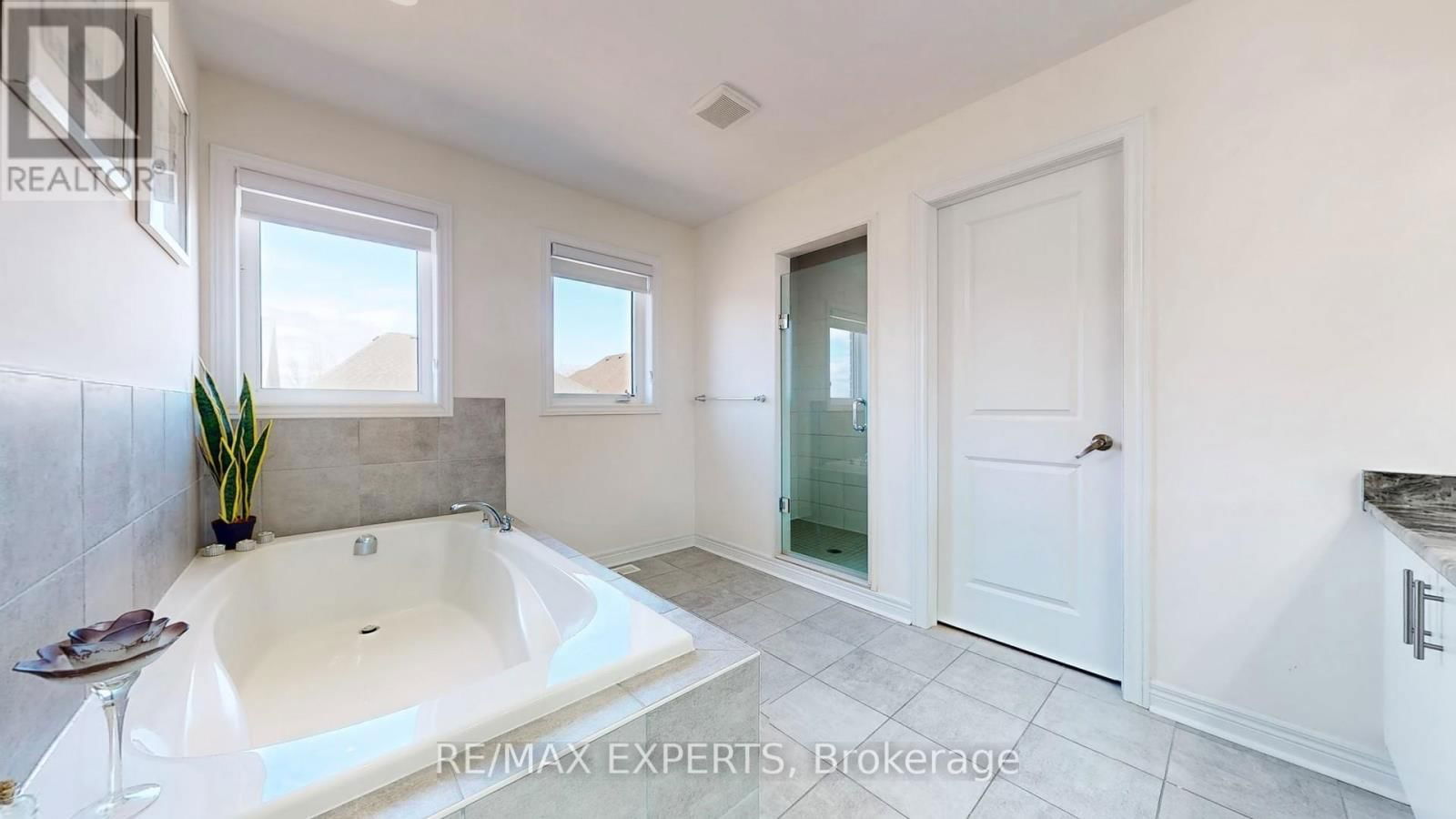 1488 TOMKINS ROAD Image 32