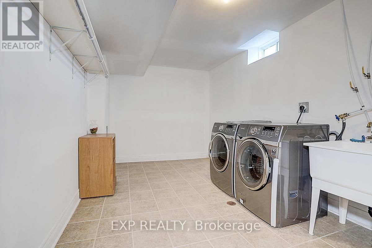 116 DUNLOP STREET Image 34