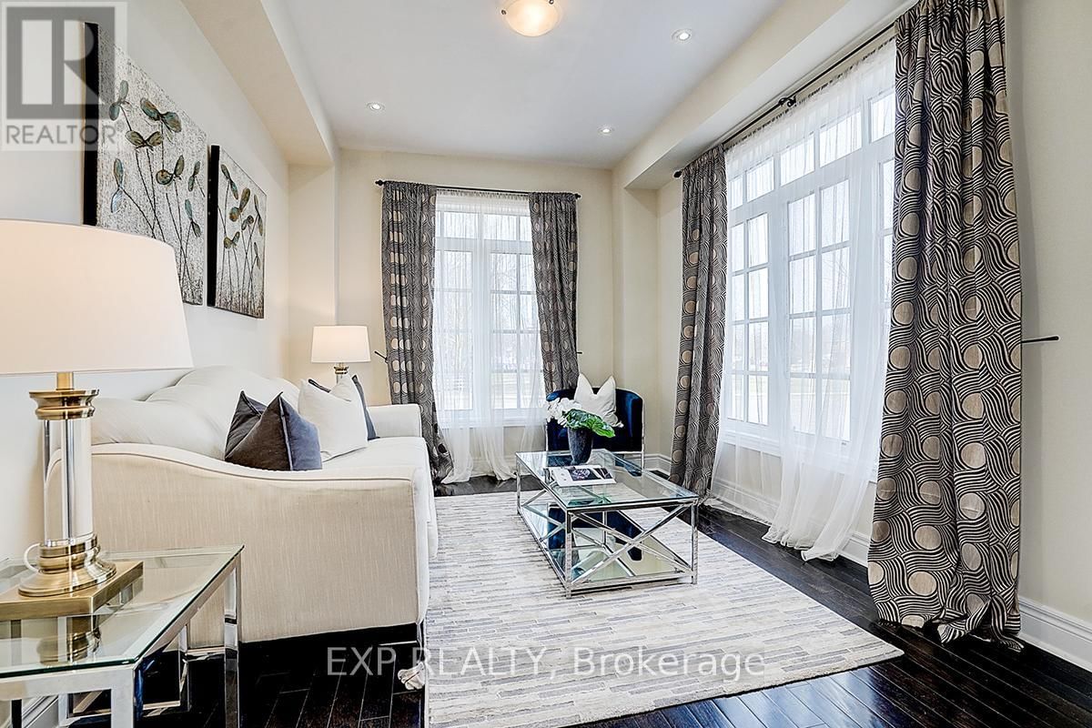 116 DUNLOP STREET Image 8