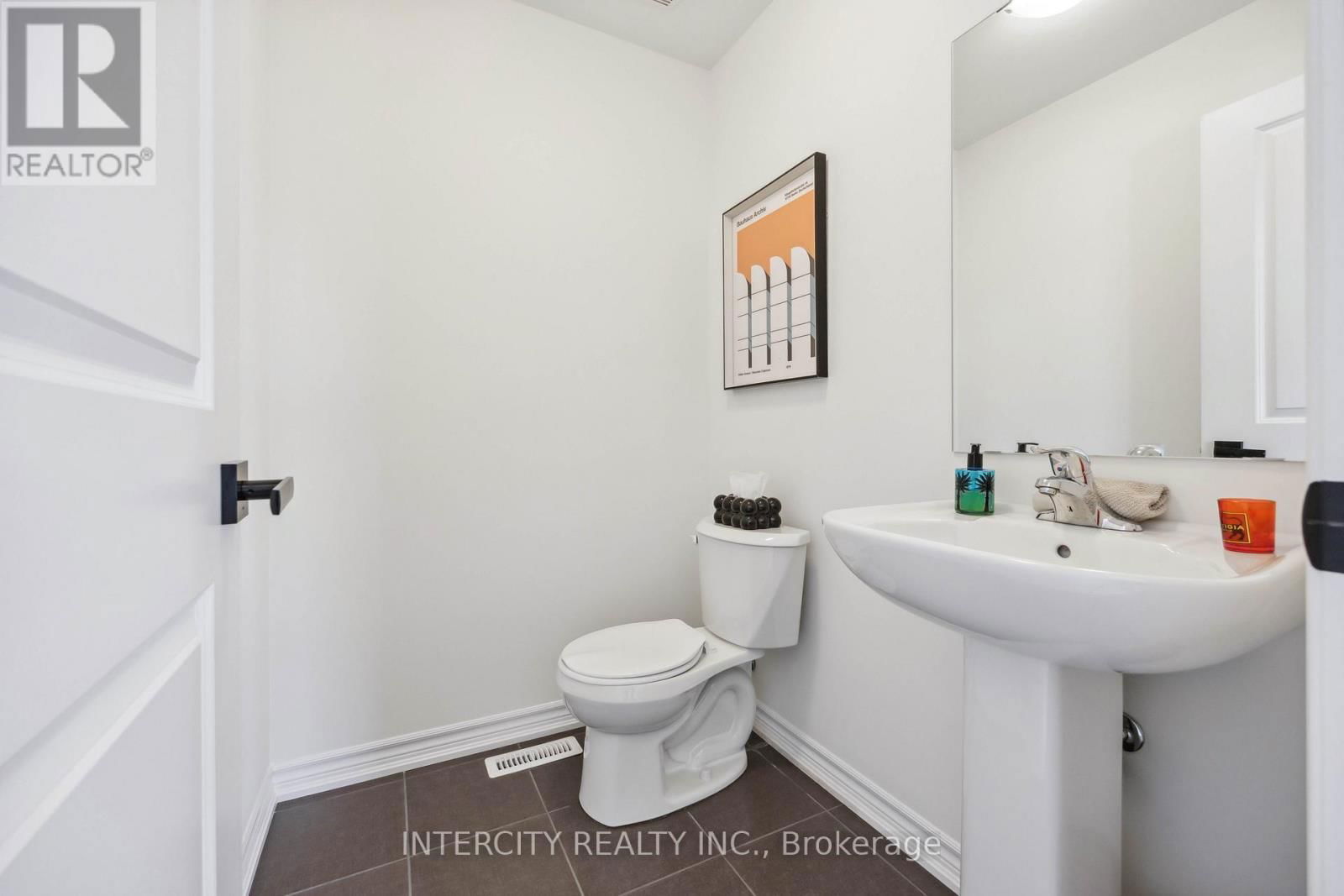 43 GRIFFITH STREET Image 13