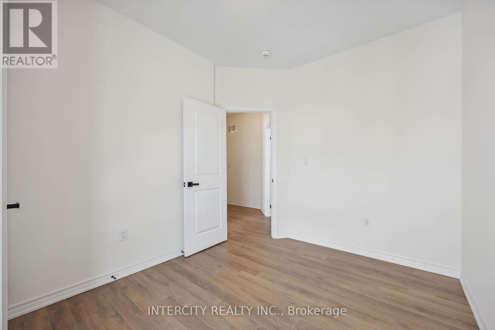 43 GRIFFITH STREET Image 15
