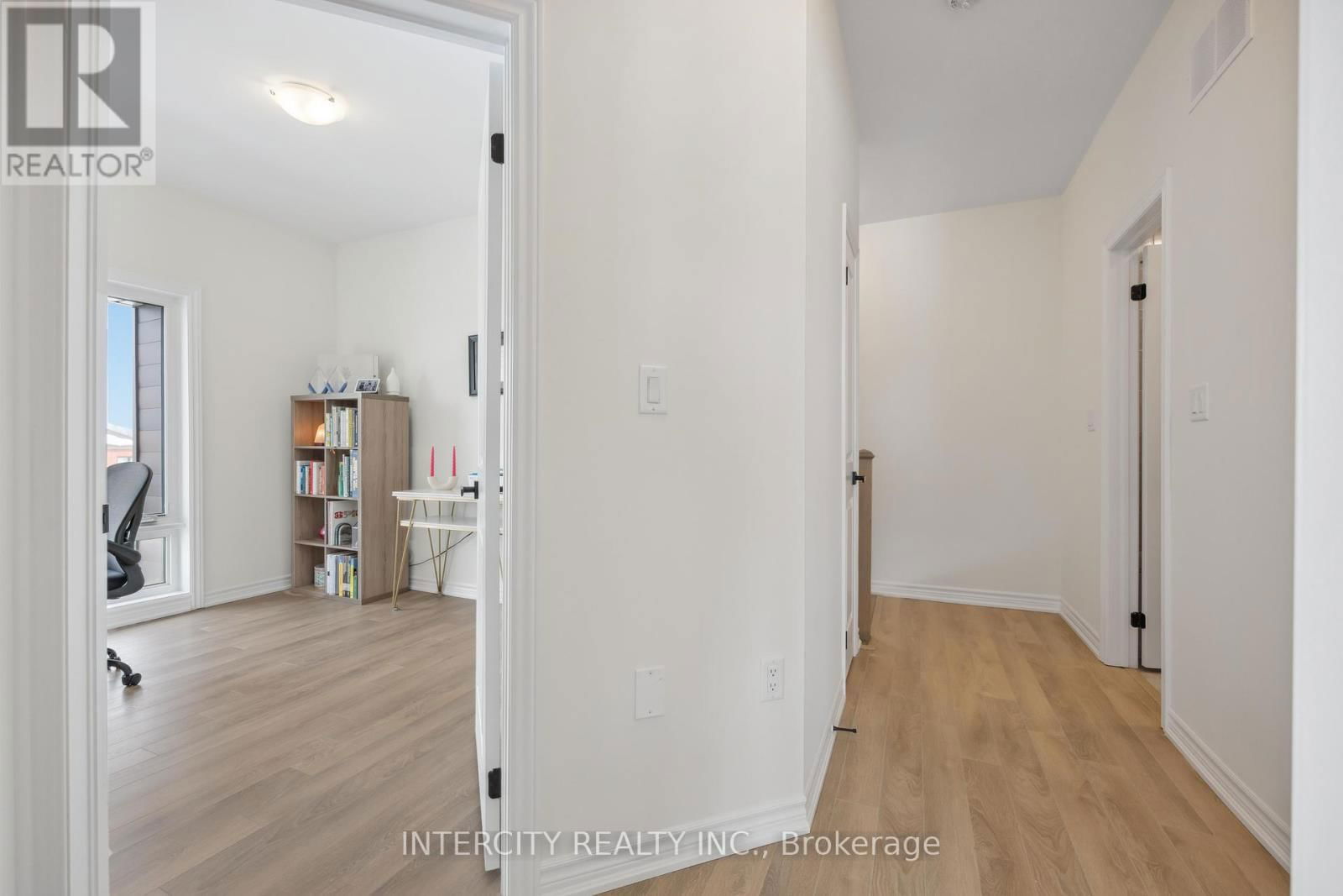 43 GRIFFITH STREET Image 19