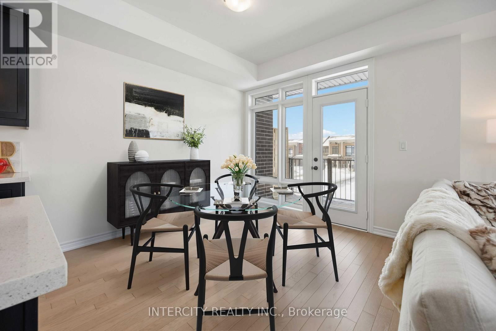 43 GRIFFITH STREET Image 25