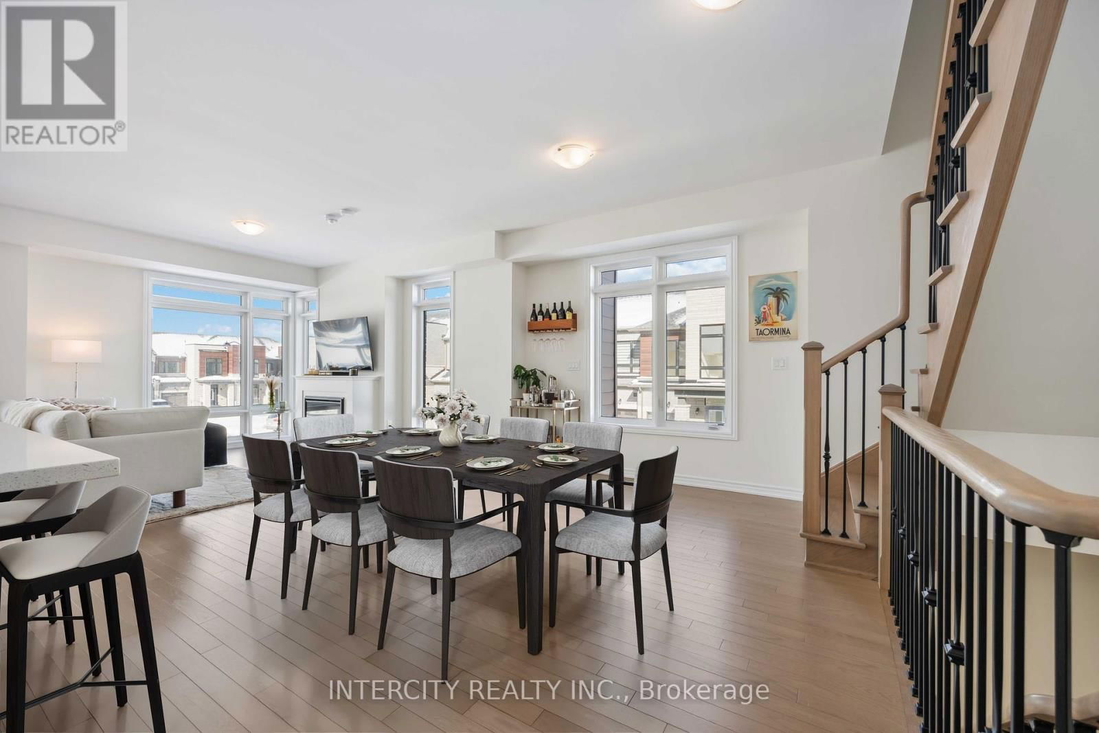 43 GRIFFITH STREET Image 9