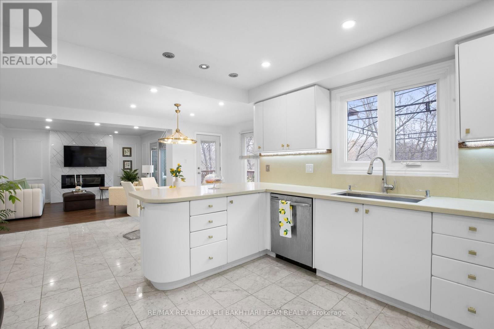 1 BRONTE ROAD Image 15
