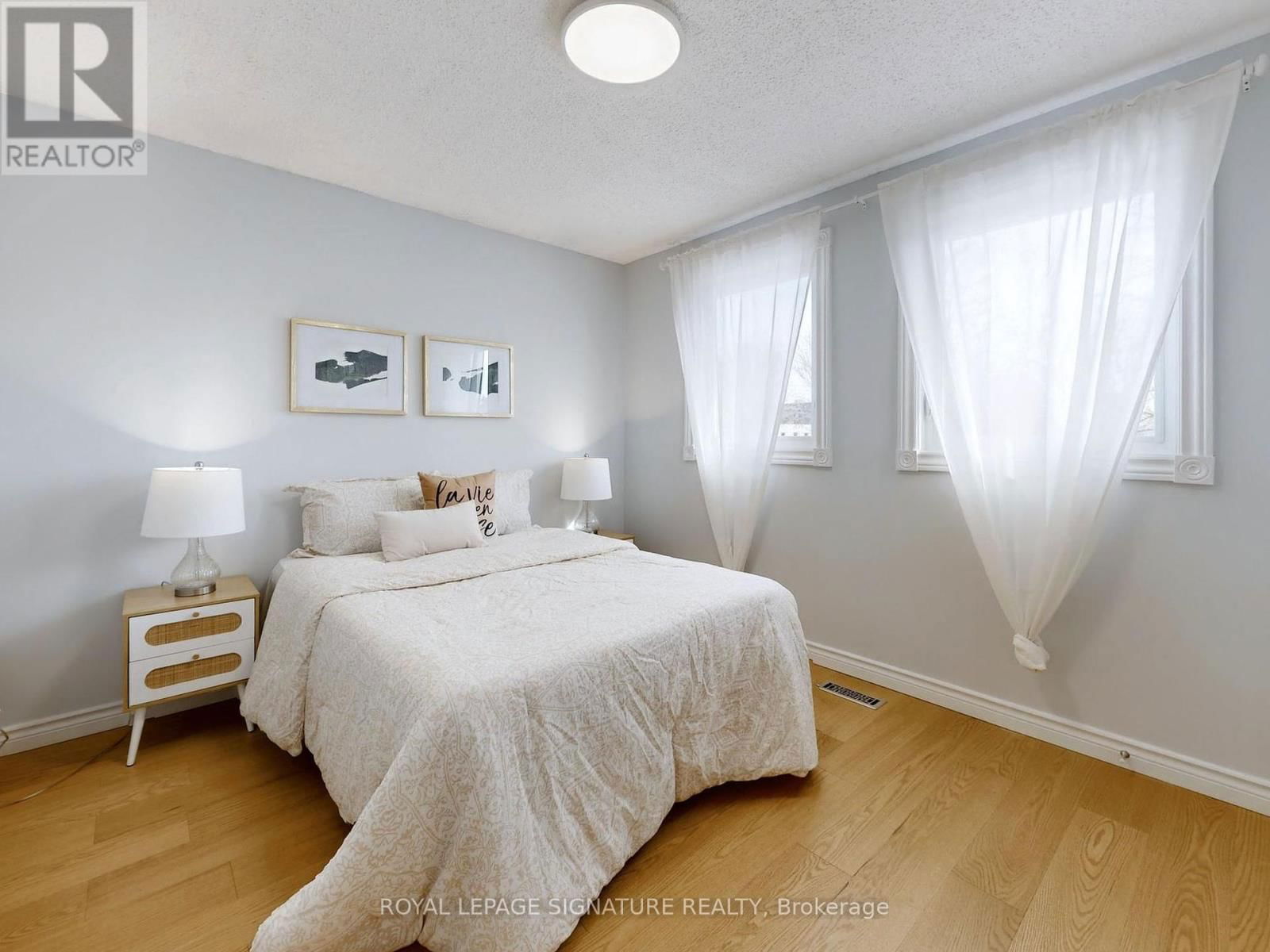72 GRAHAM CRESCENT Image 24