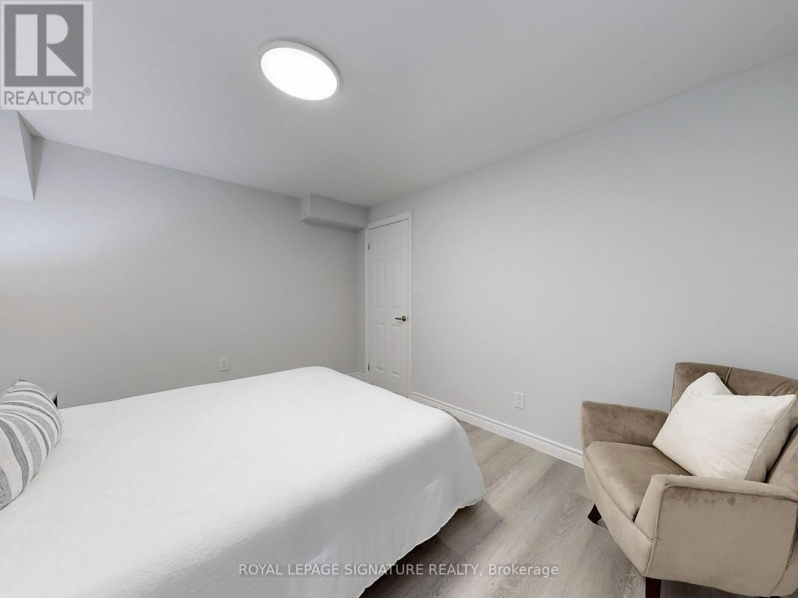 72 GRAHAM CRESCENT Image 32
