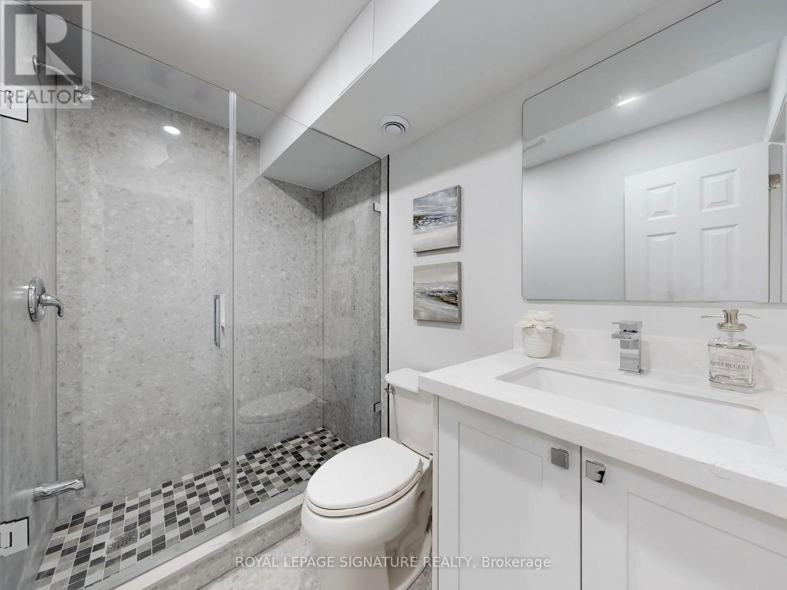 72 GRAHAM CRESCENT Image 33