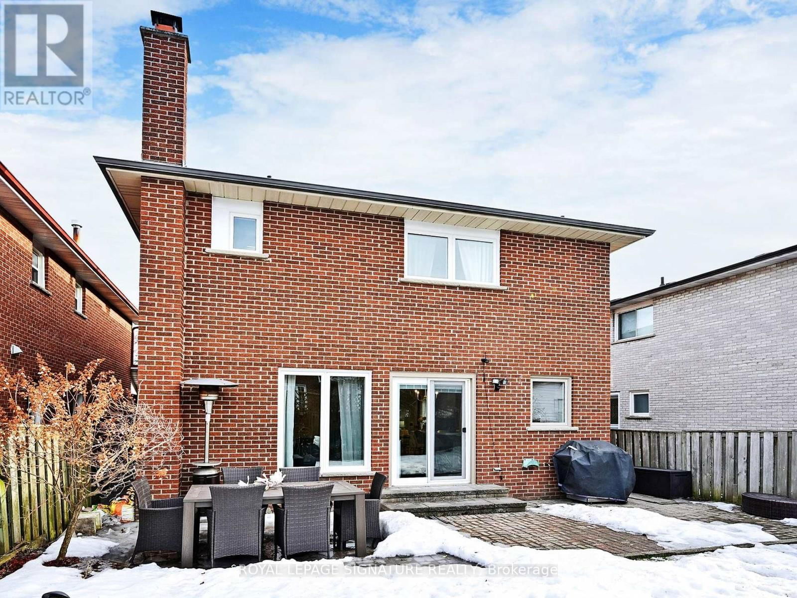 72 GRAHAM CRESCENT Image 36